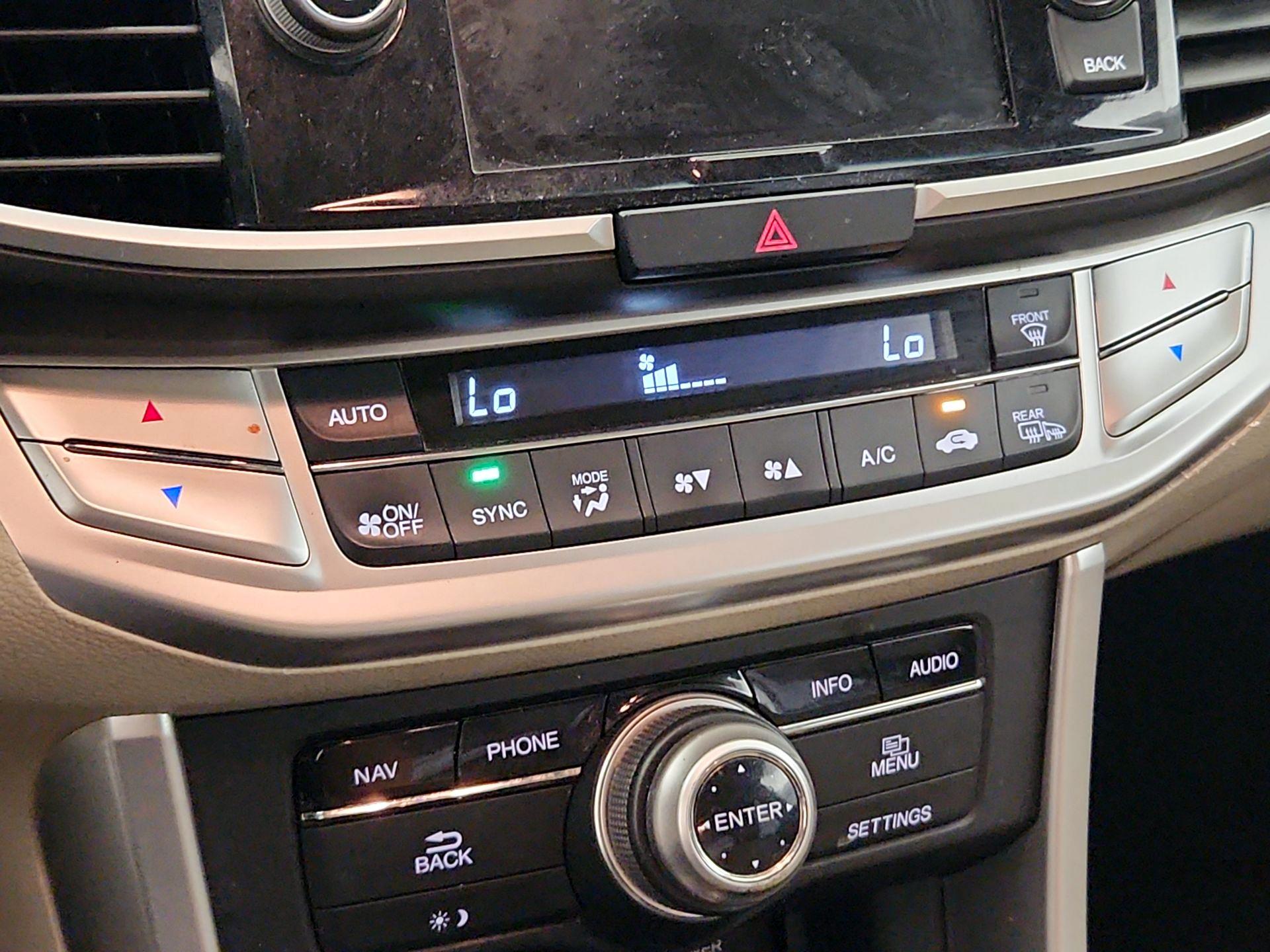 Thumbnail: 2015 Honda Accord - 16