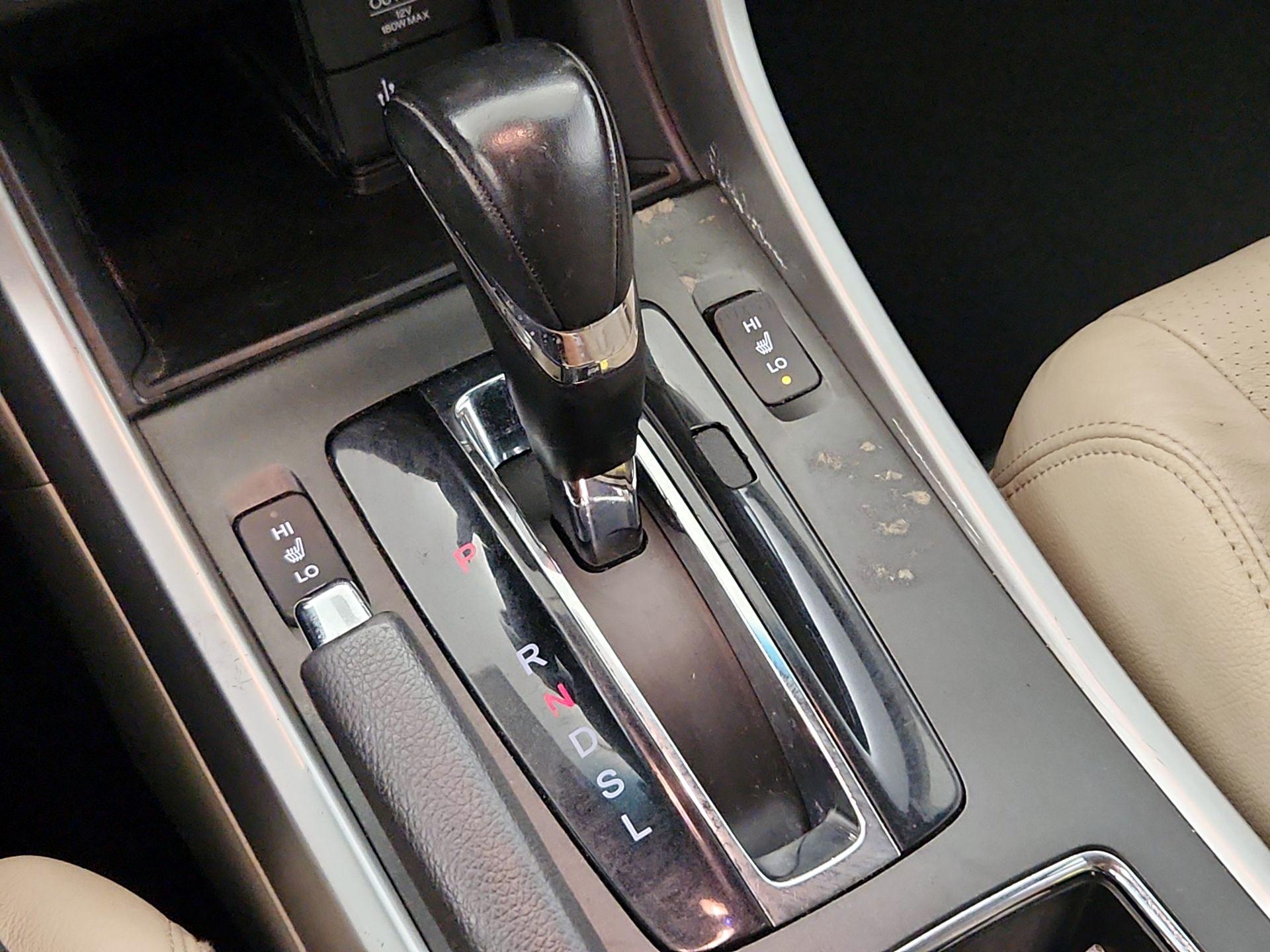 Thumbnail: 2015 Honda Accord - 17