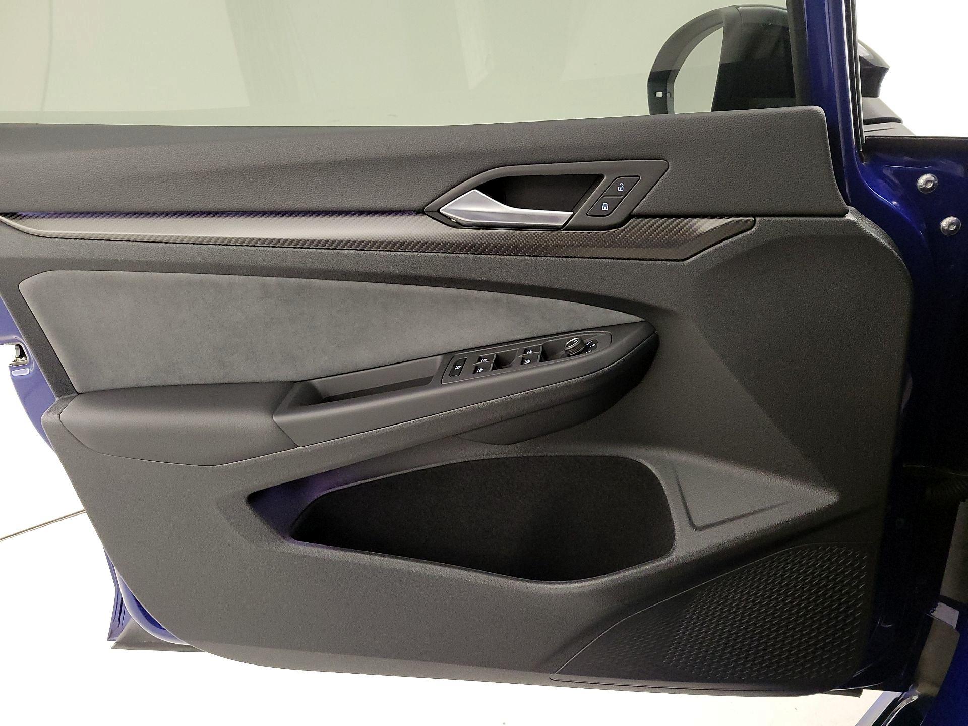 Thumbnail: 2025 Volkswagen Golf - 12
