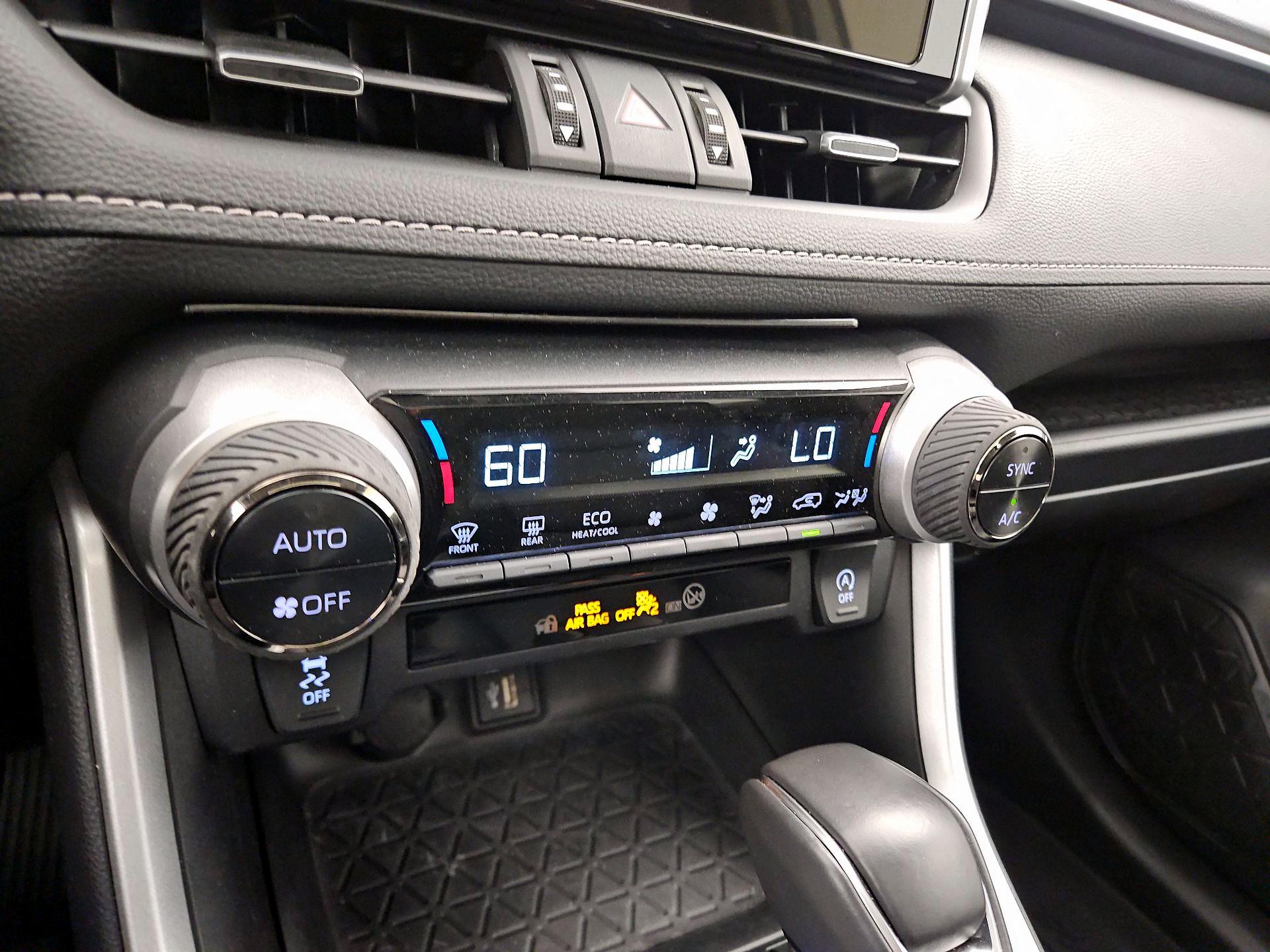 Thumbnail: 2024 Toyota RAV4 - 16