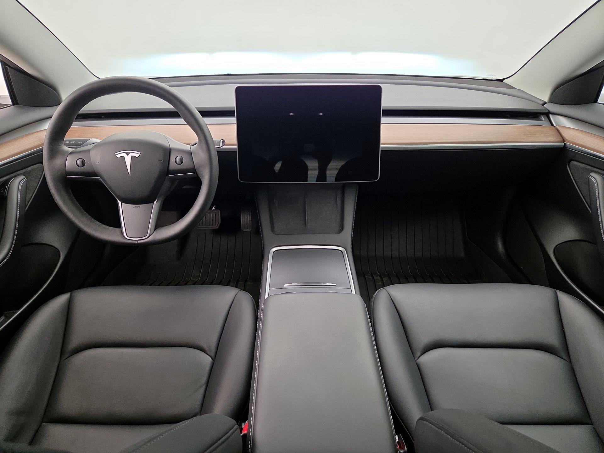Thumbnail: 2023 Tesla Model 3 - 9