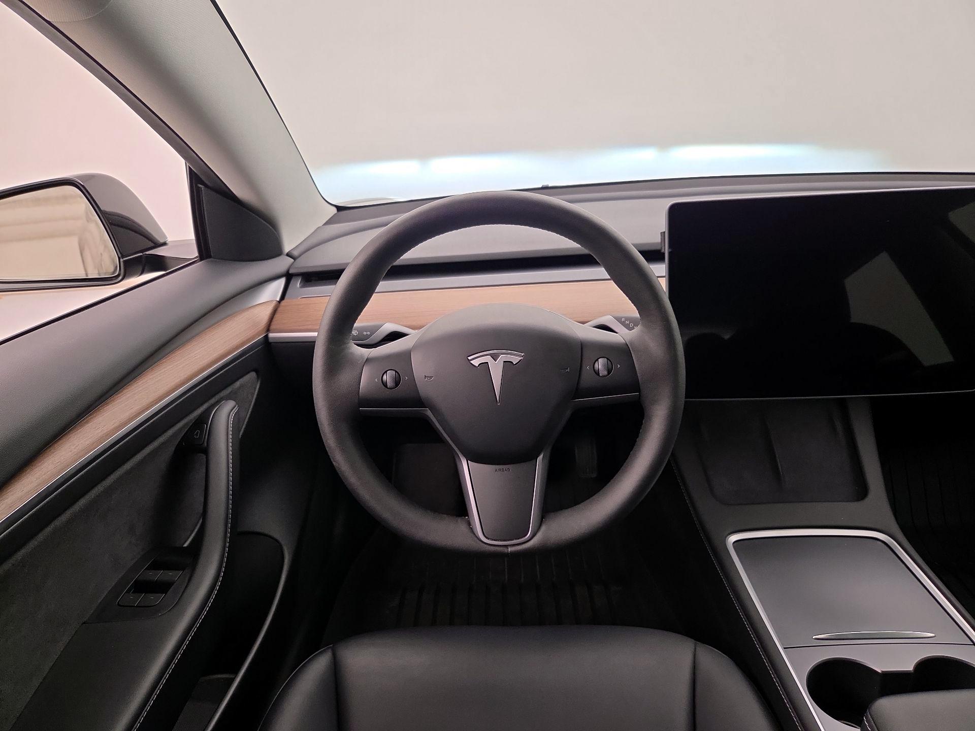 Thumbnail: 2023 Tesla Model 3 - 10