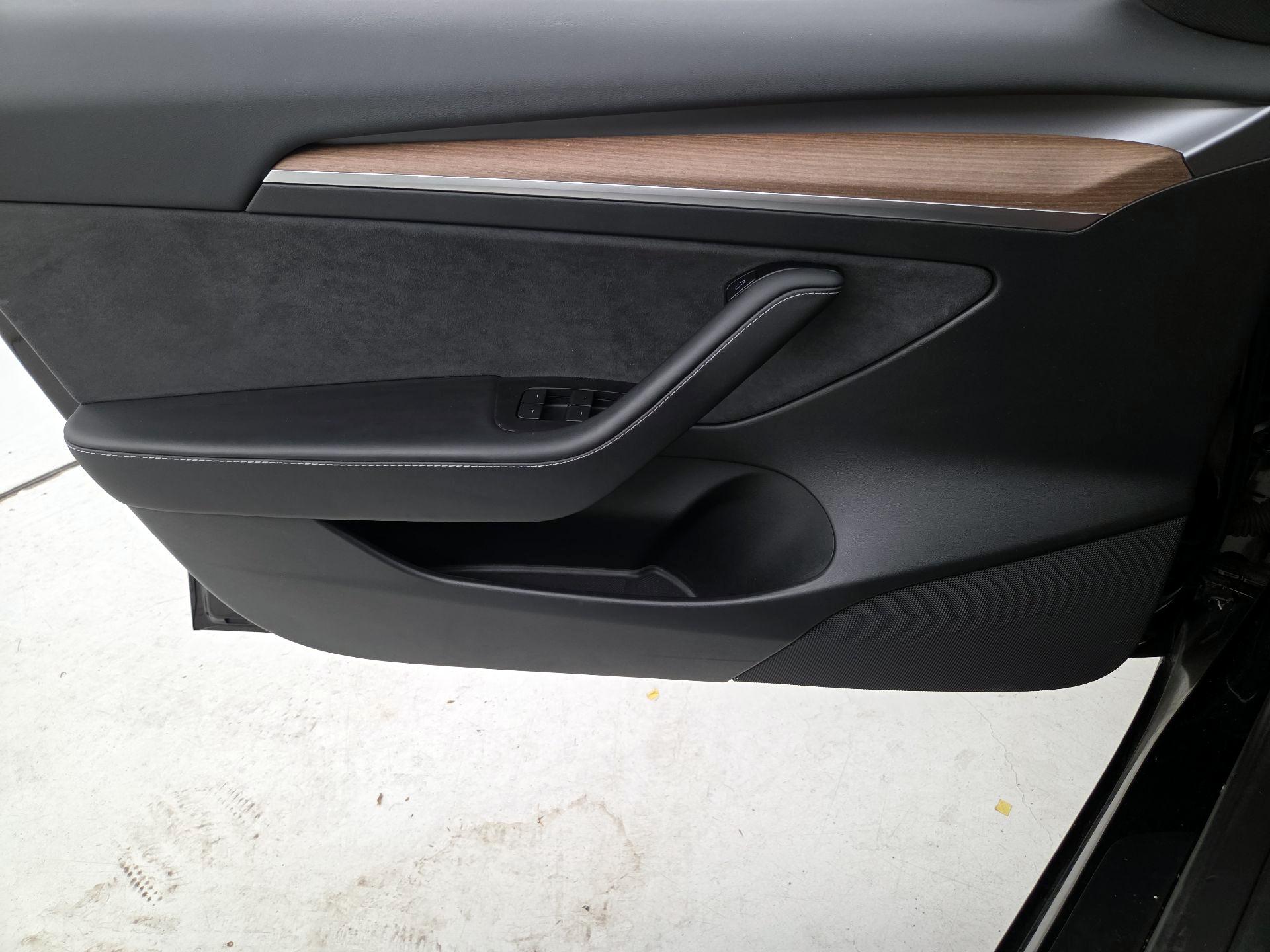 Thumbnail: 2023 Tesla Model 3 - 12