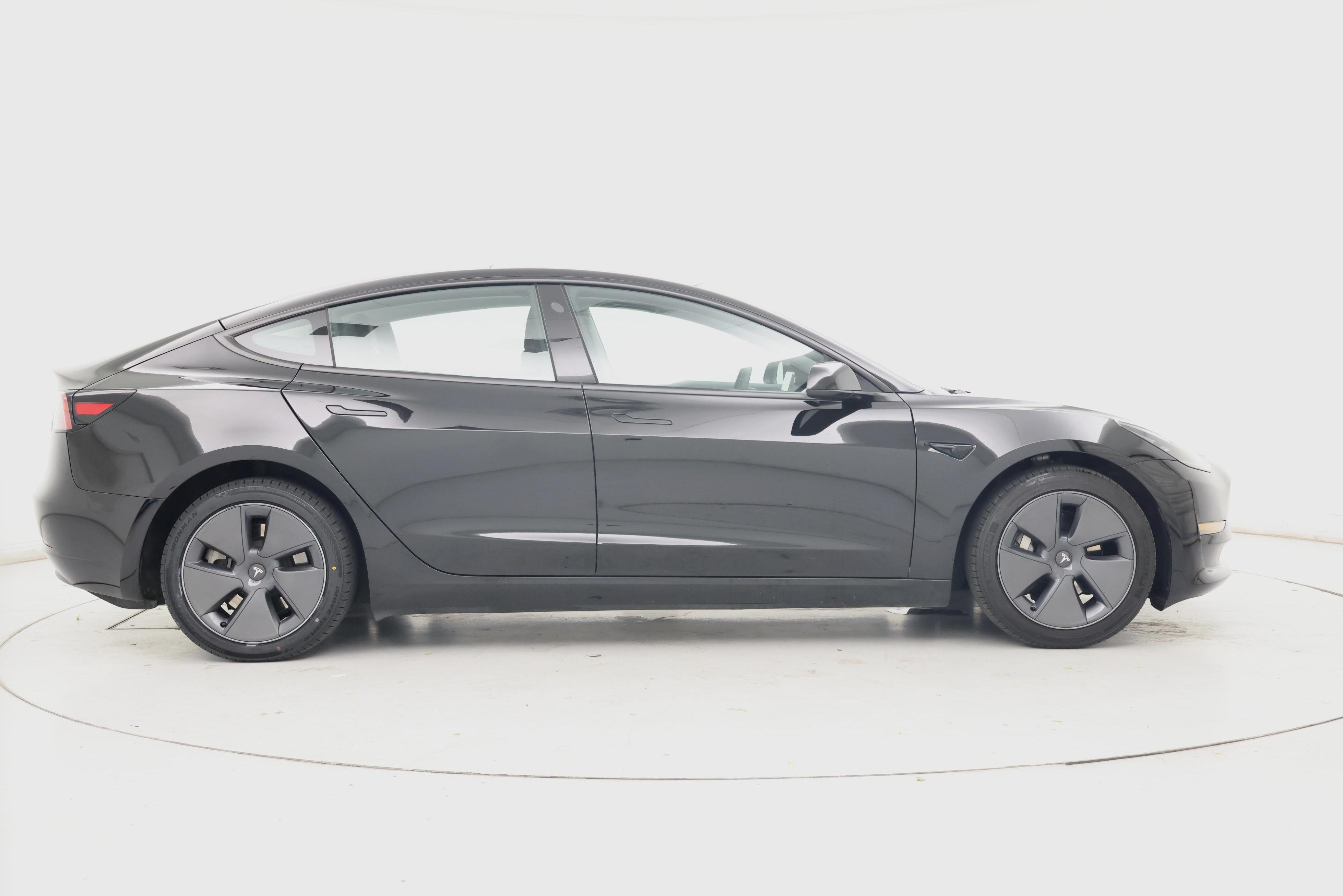 Thumbnail: 2023 Tesla Model 3 - 7