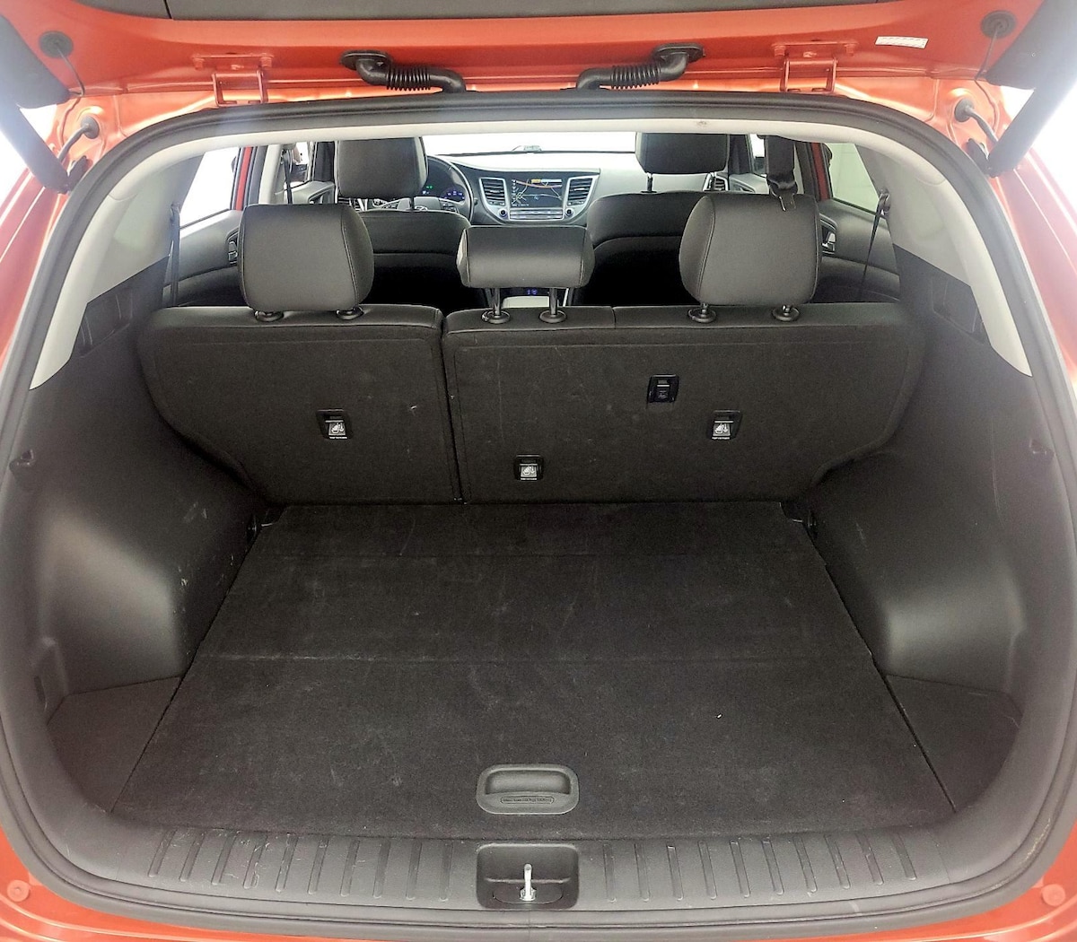 Trunk/Cargo (Seats Up)