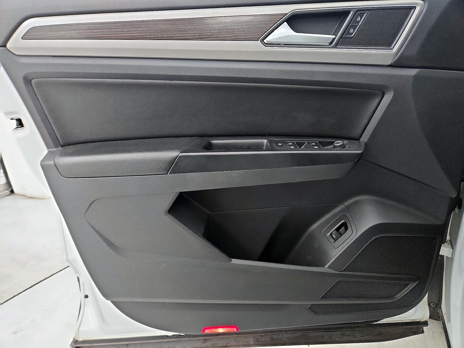 Thumbnail: 2019 Volkswagen Atlas - 12