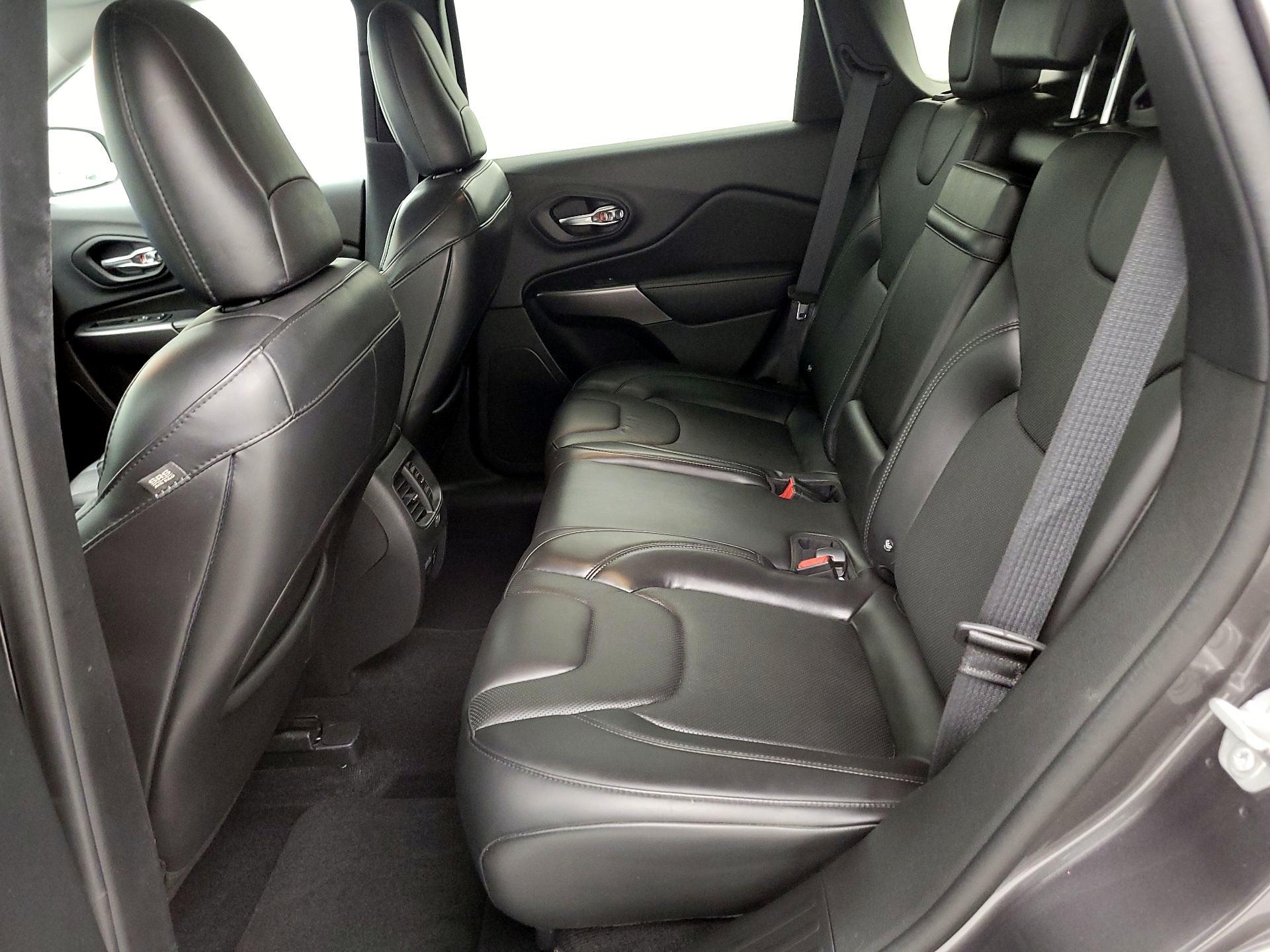 Thumbnail: 2019 Jeep Cherokee - 19