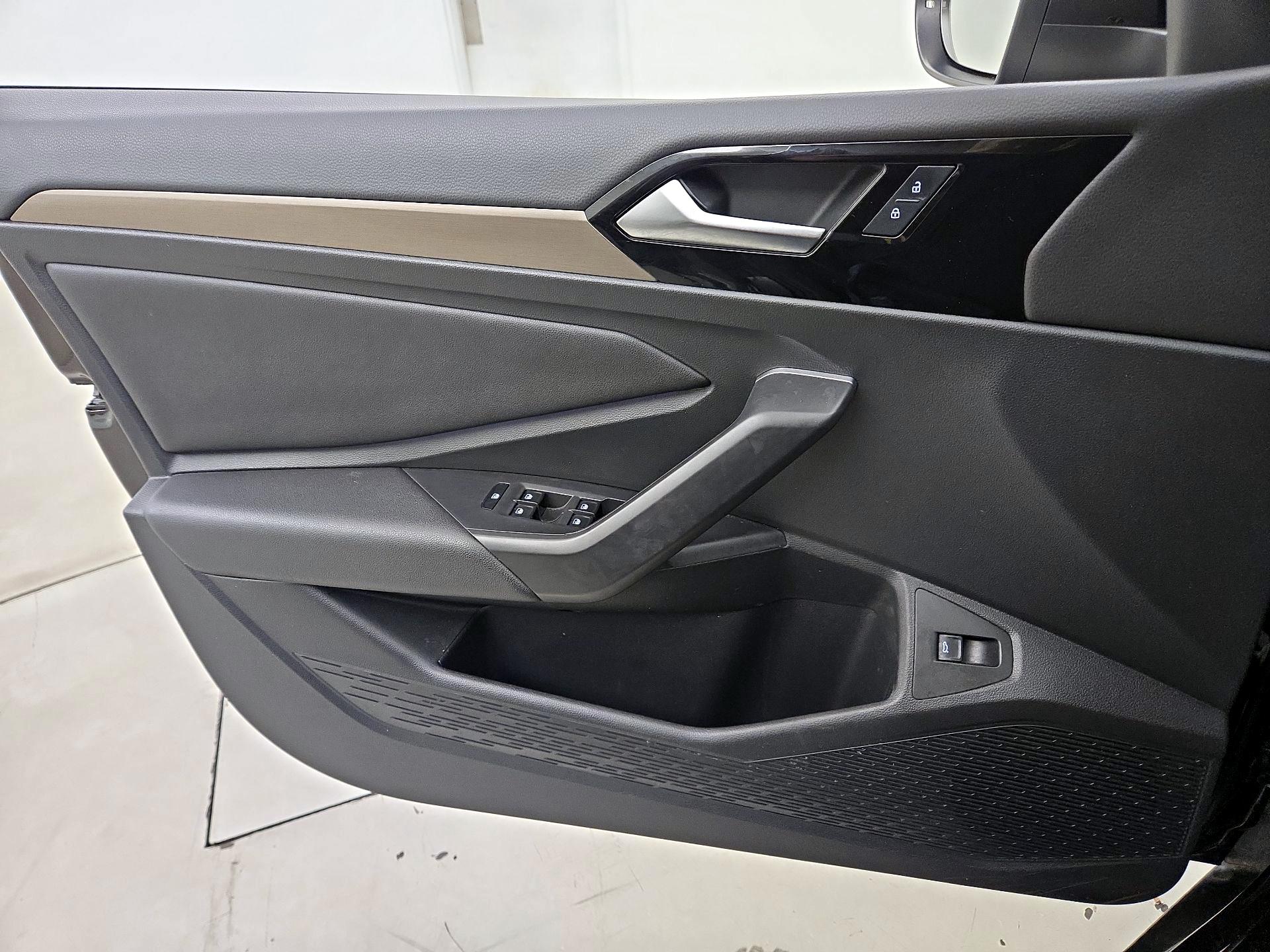 Thumbnail: 2020 Volkswagen Jetta - 12
