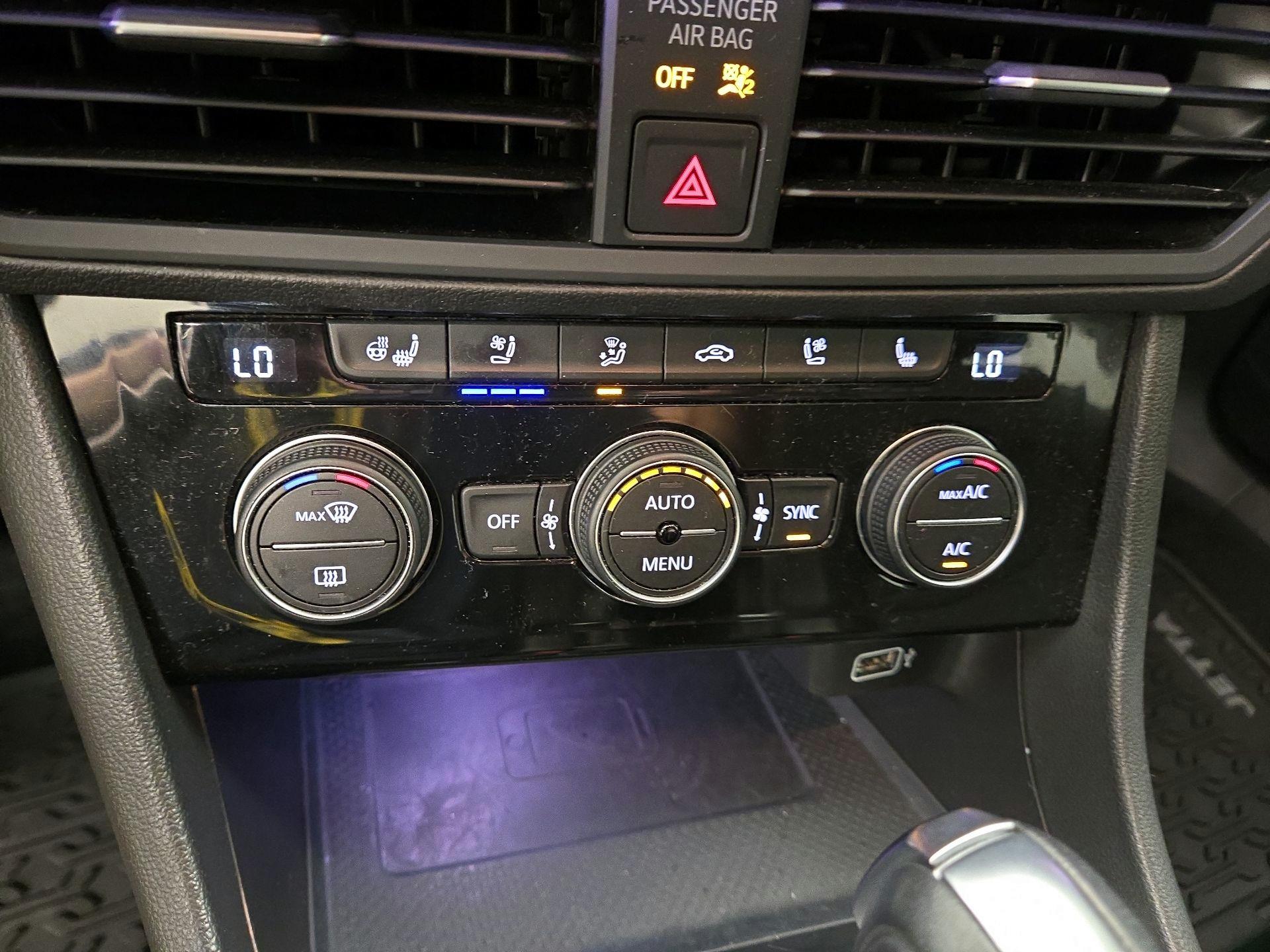 Thumbnail: 2020 Volkswagen Jetta - 17