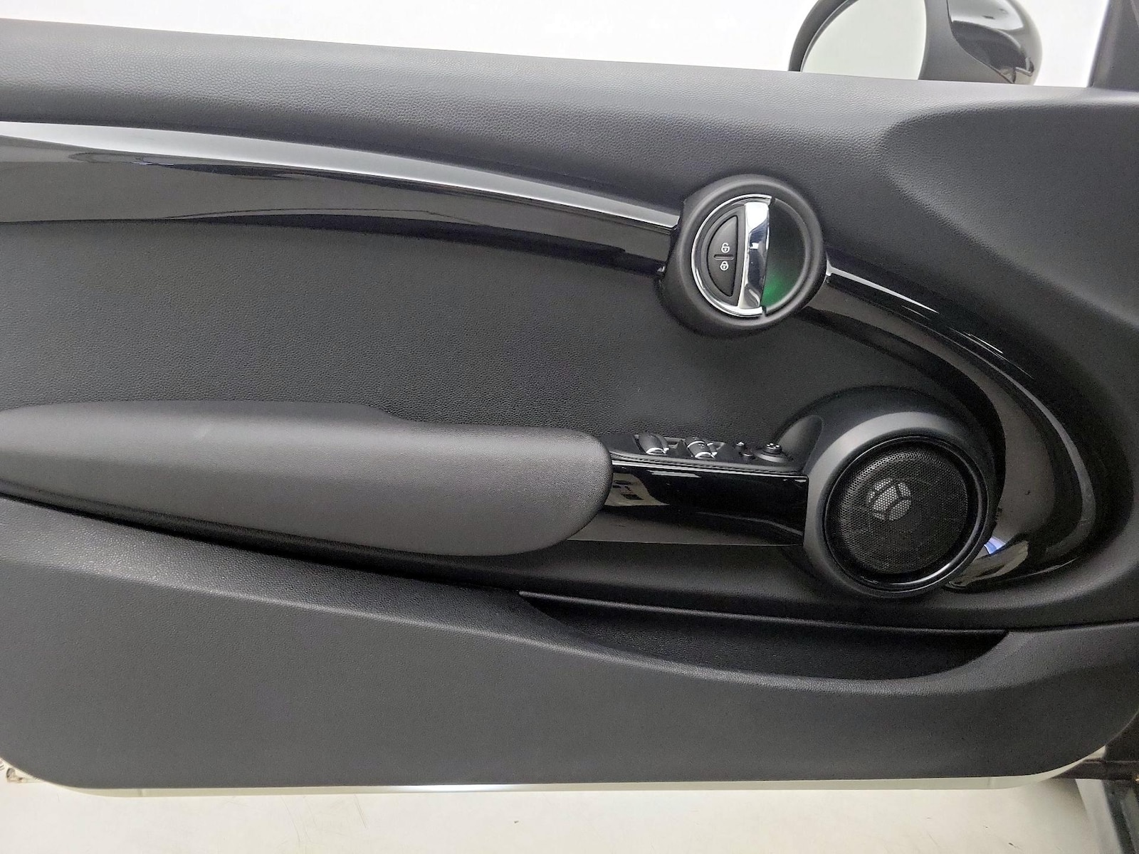 2016 MINI Cooper S - Photo 13