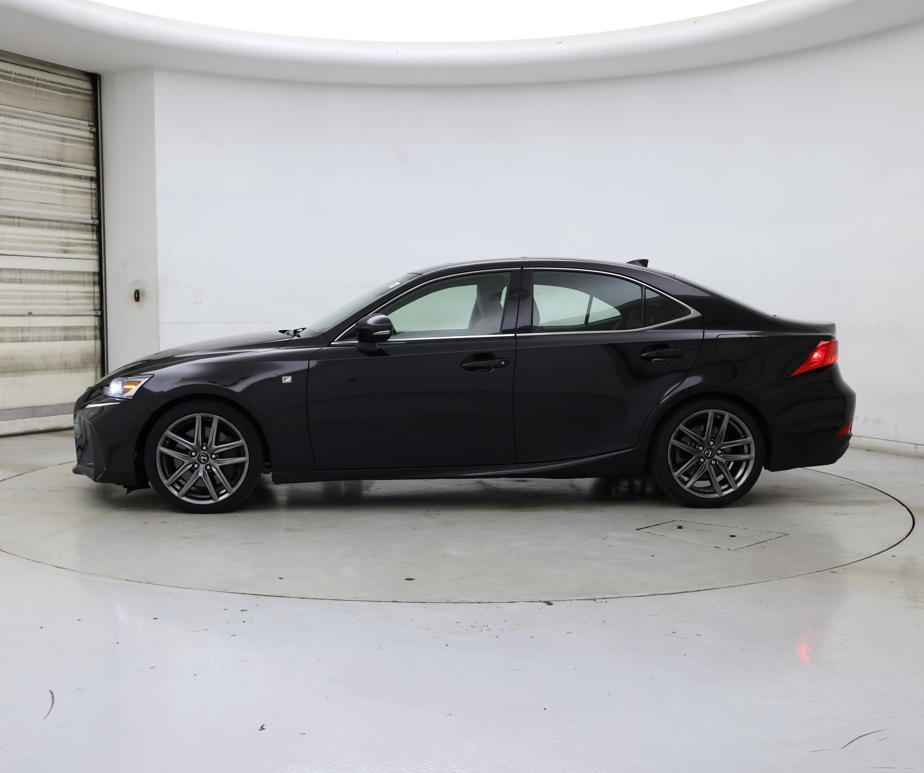Thumbnail: 2018 Lexus IS - 3