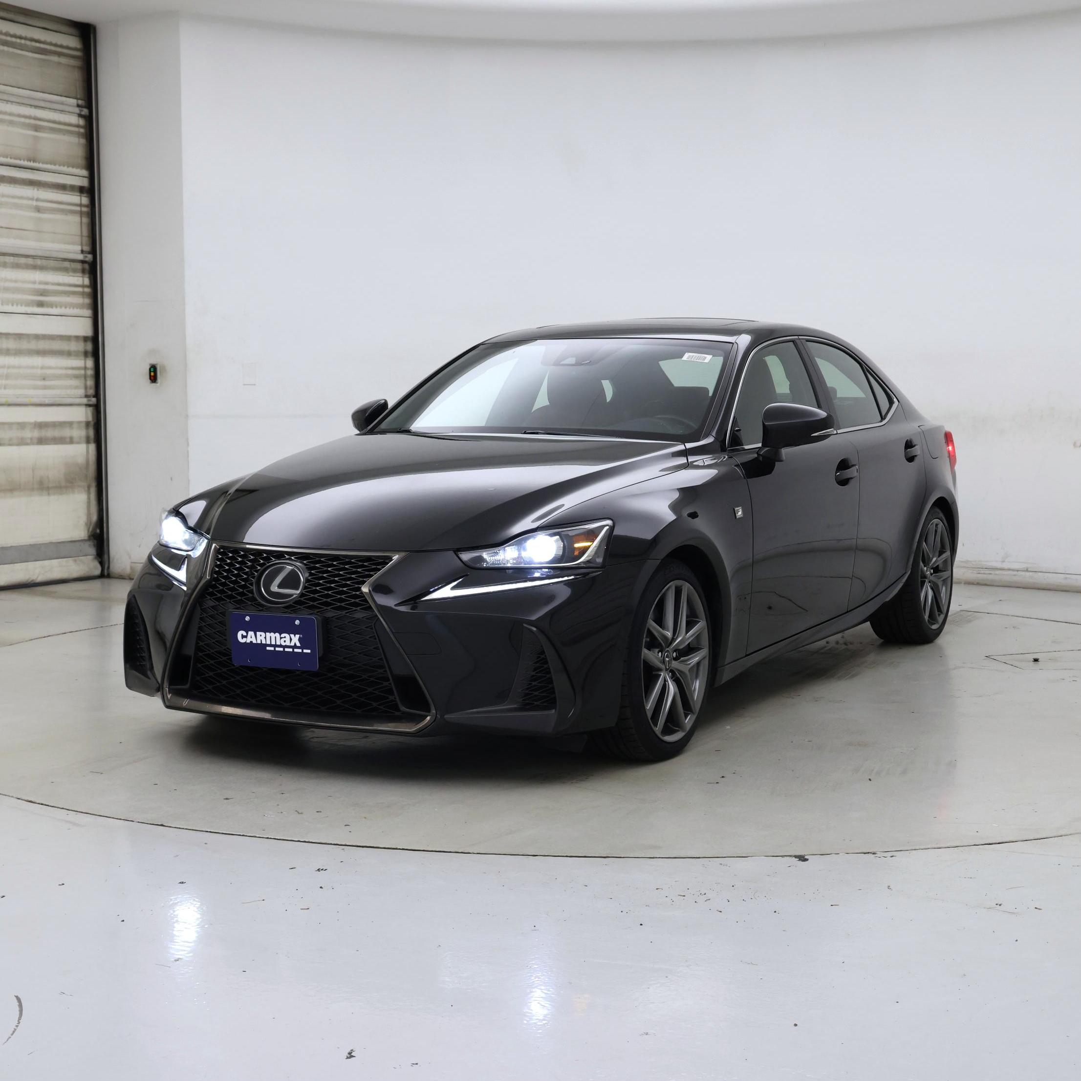 Thumbnail: 2018 Lexus IS - 4