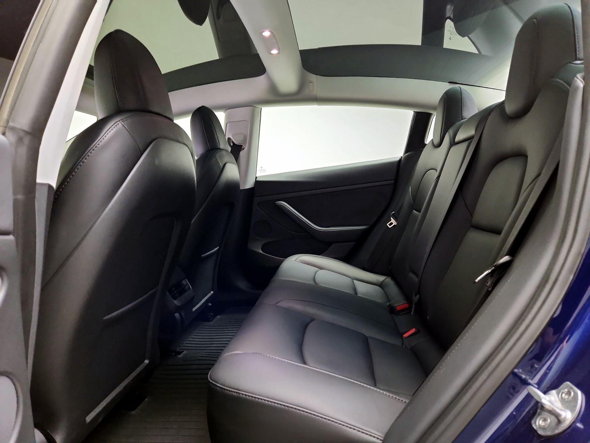 Thumbnail: 2022 Tesla Model 3 - 19