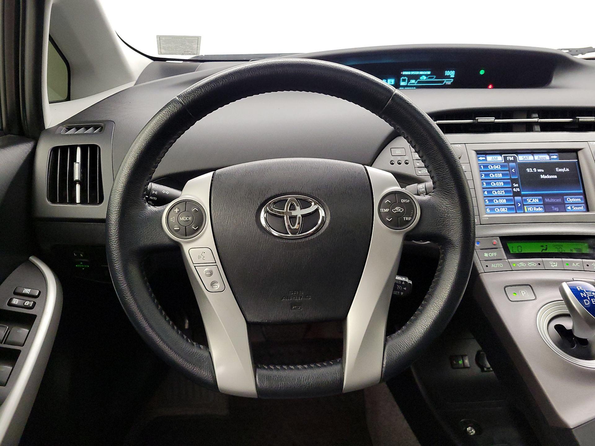 Thumbnail: 2015 Toyota Prius - 10