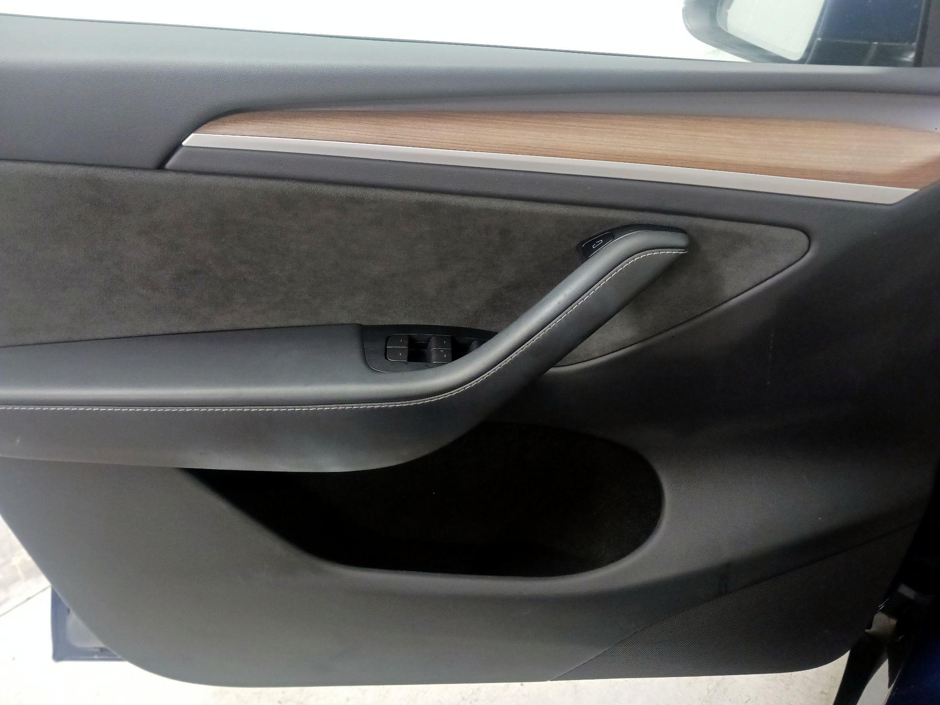 Thumbnail: 2023 Tesla Model Y - 12