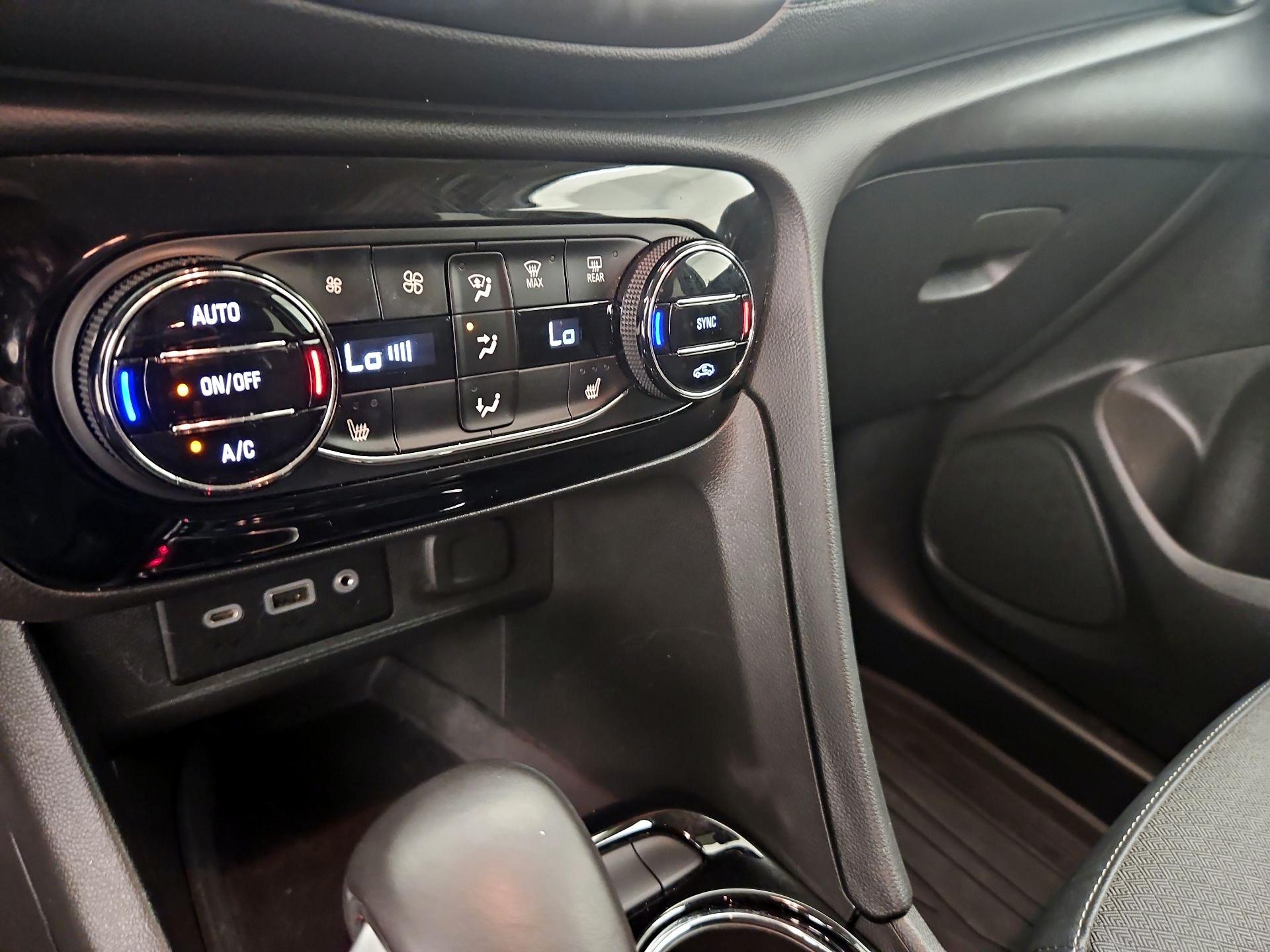 Thumbnail: 2022 Buick Encore GX - 16