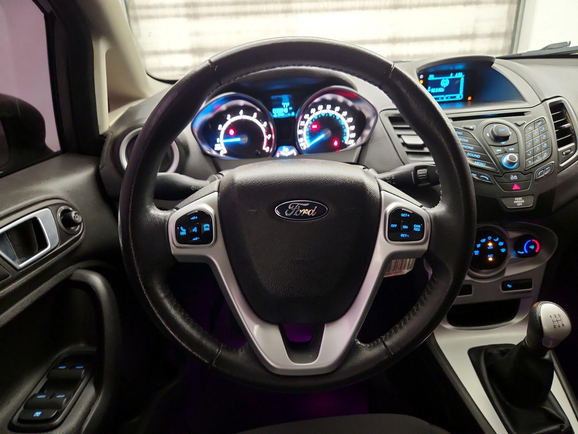Thumbnail: 2014 Ford Fiesta - 10