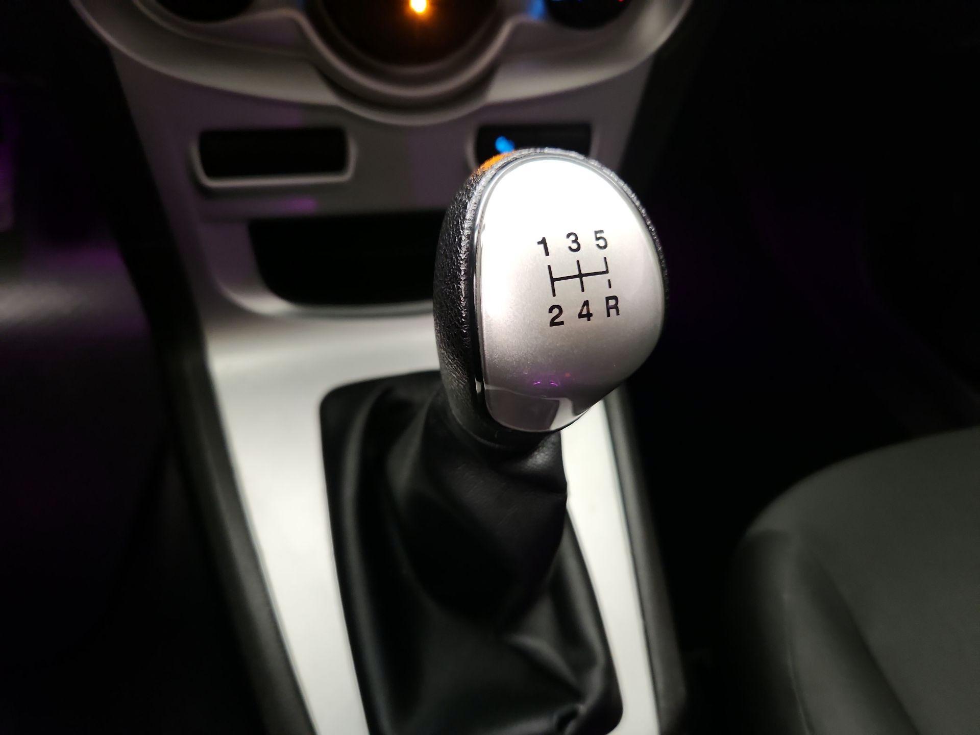 Thumbnail: 2014 Ford Fiesta - 16