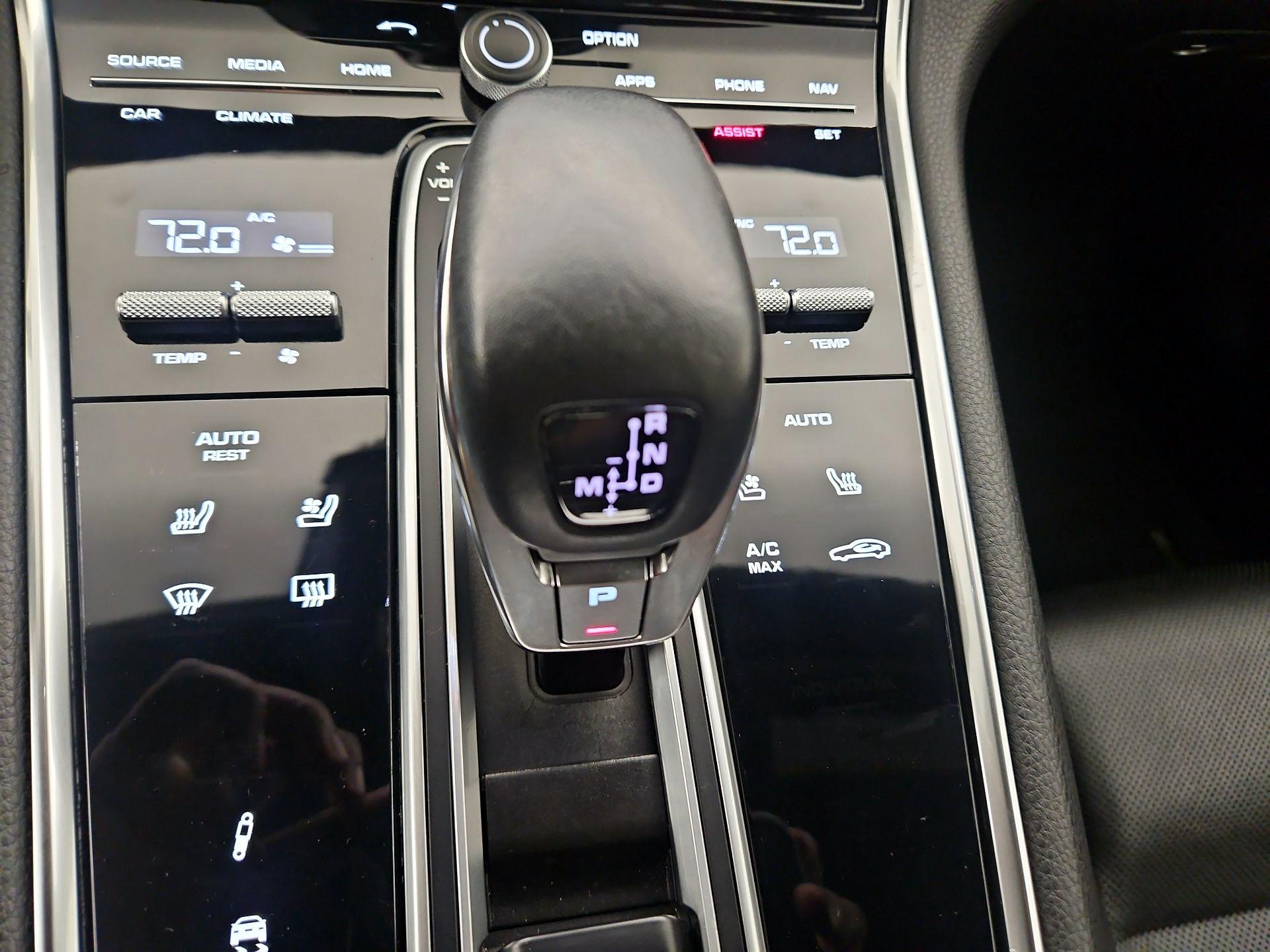 Thumbnail: 2019 Porsche Panamera - 18