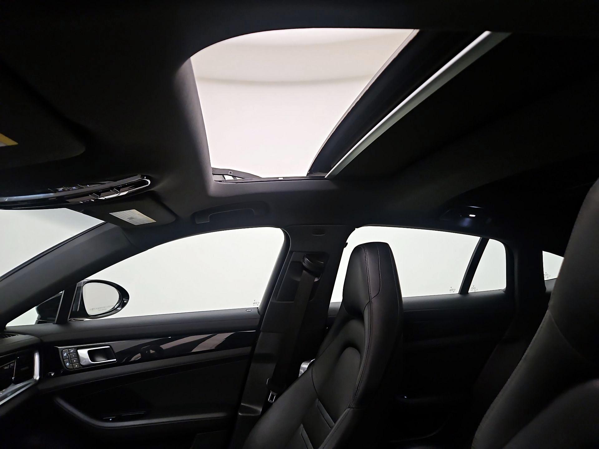 Thumbnail: 2019 Porsche Panamera - 20