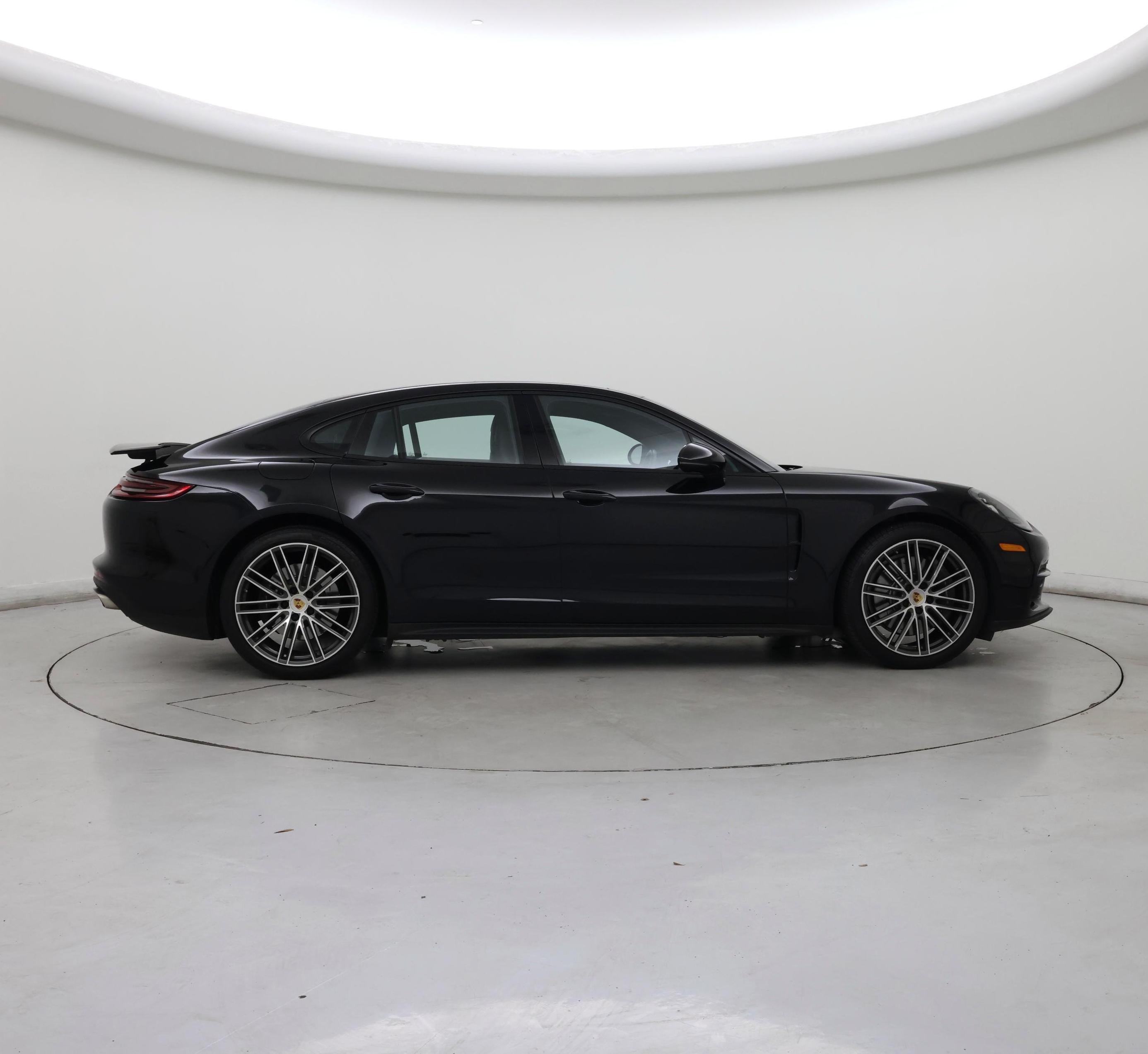 Thumbnail: 2019 Porsche Panamera - 7