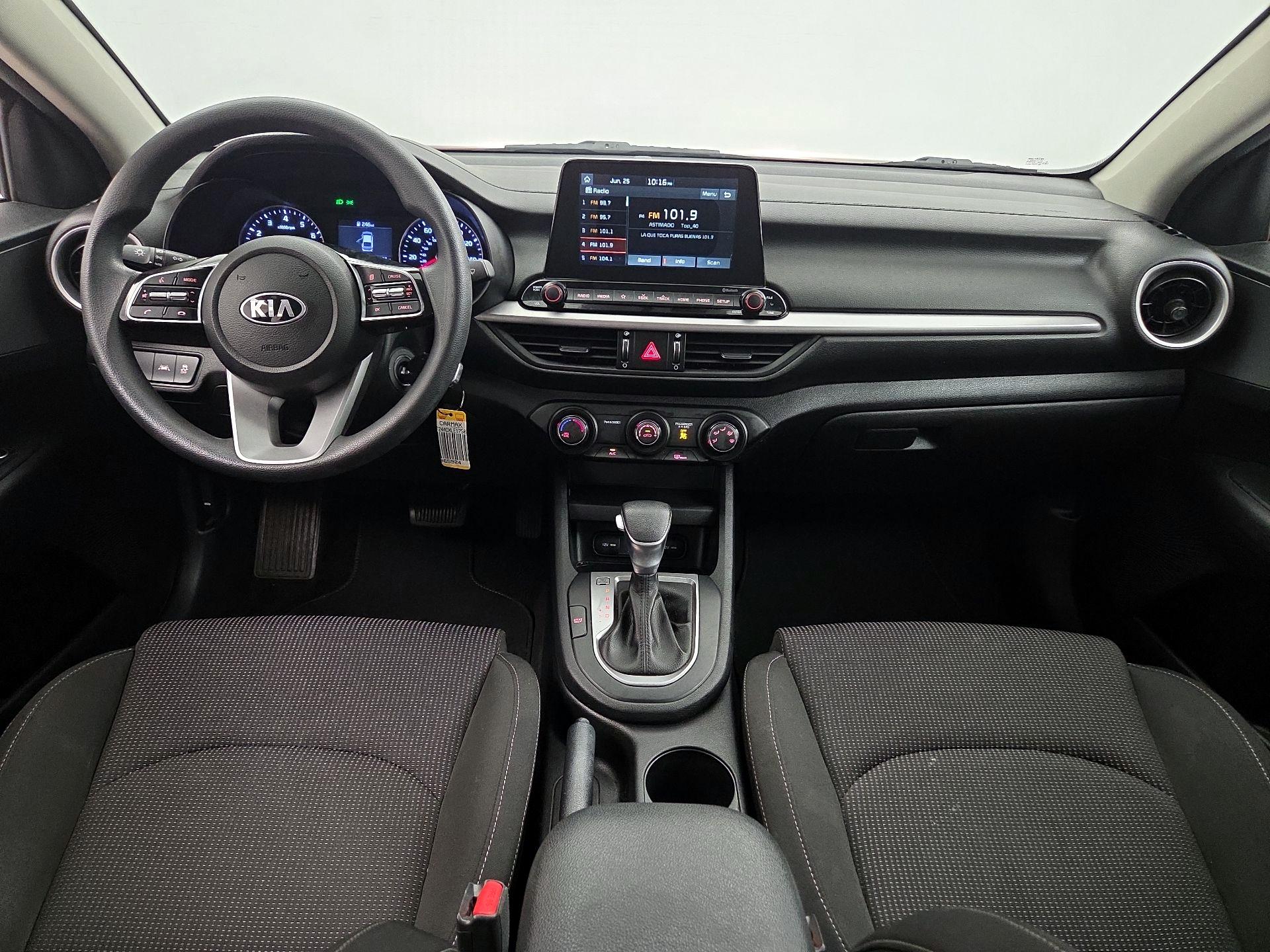 Thumbnail: 2020 Kia Forte - 9
