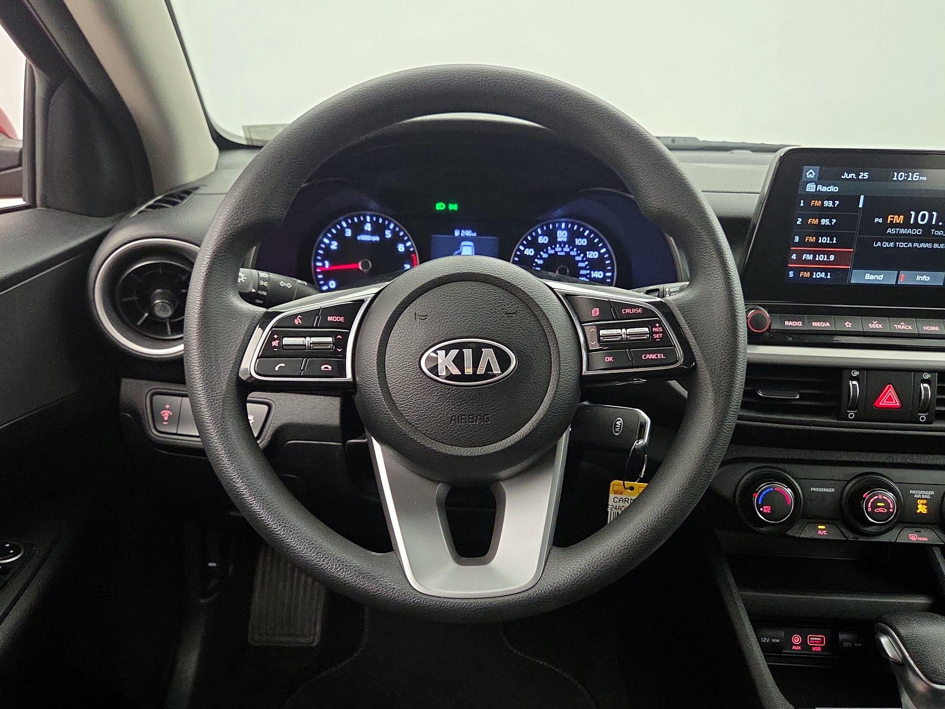 Thumbnail: 2020 Kia Forte - 10