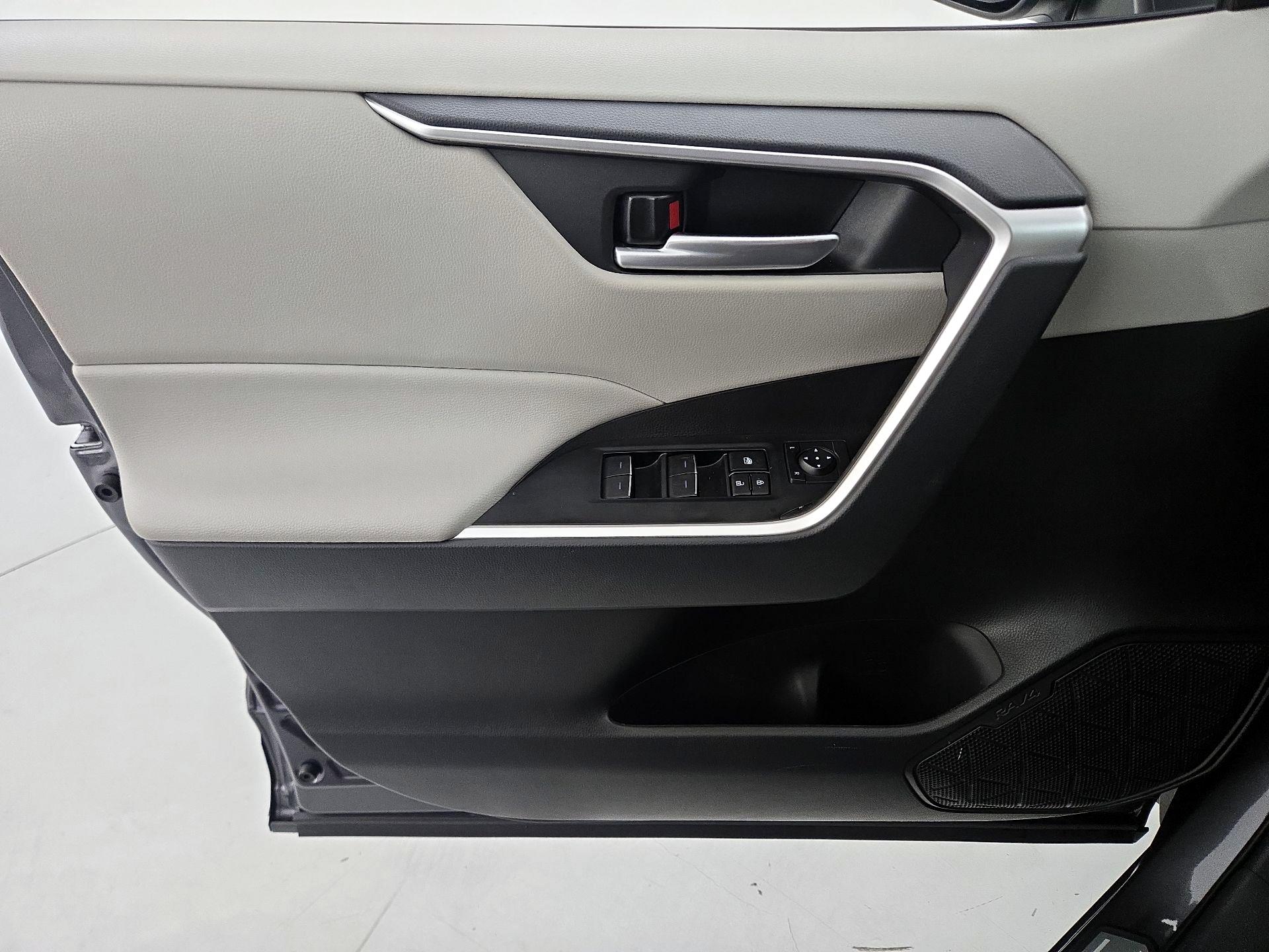 Thumbnail: 2025 Toyota RAV4 - 12