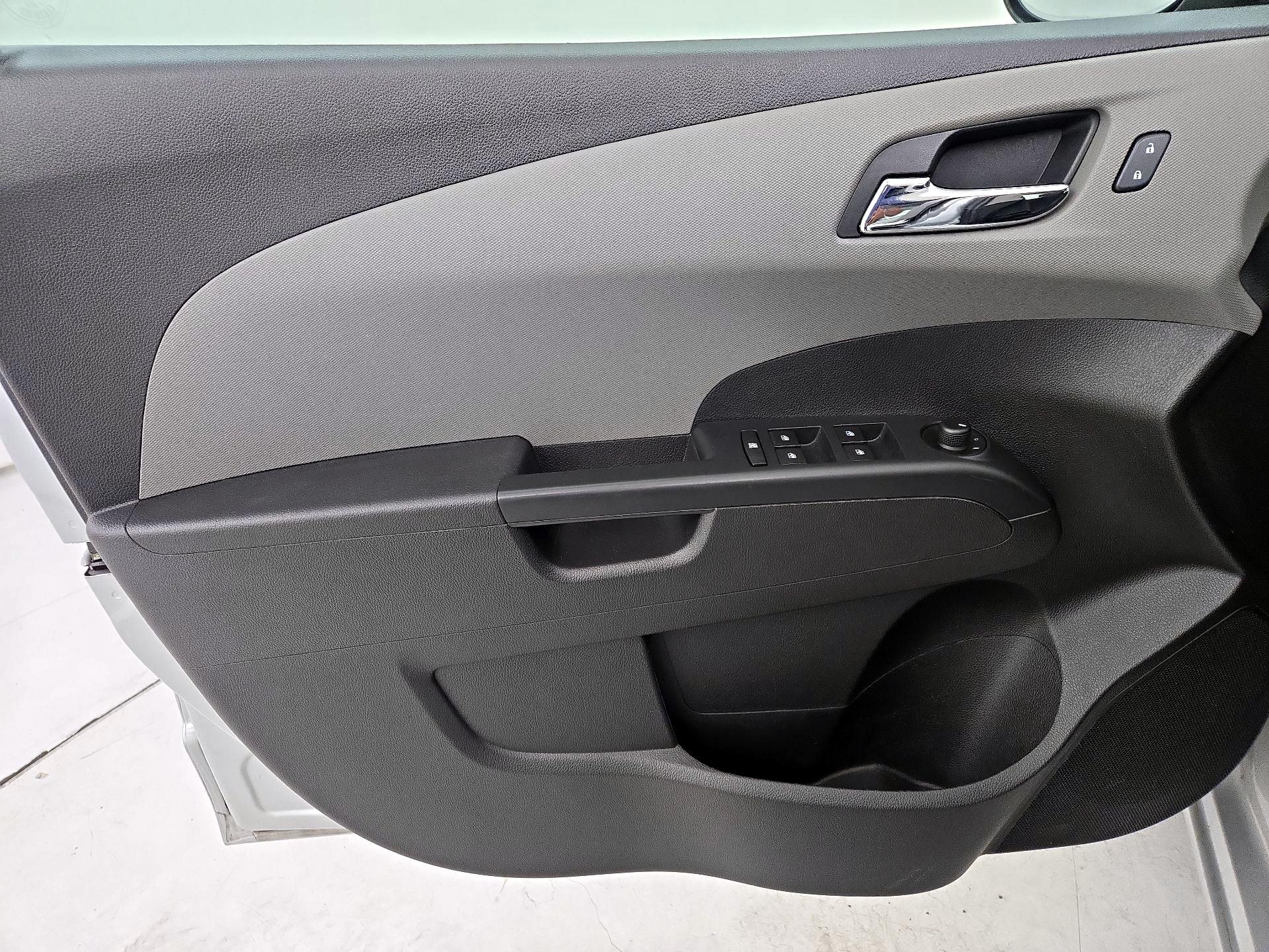 Thumbnail: 2015 Chevrolet Sonic - 12