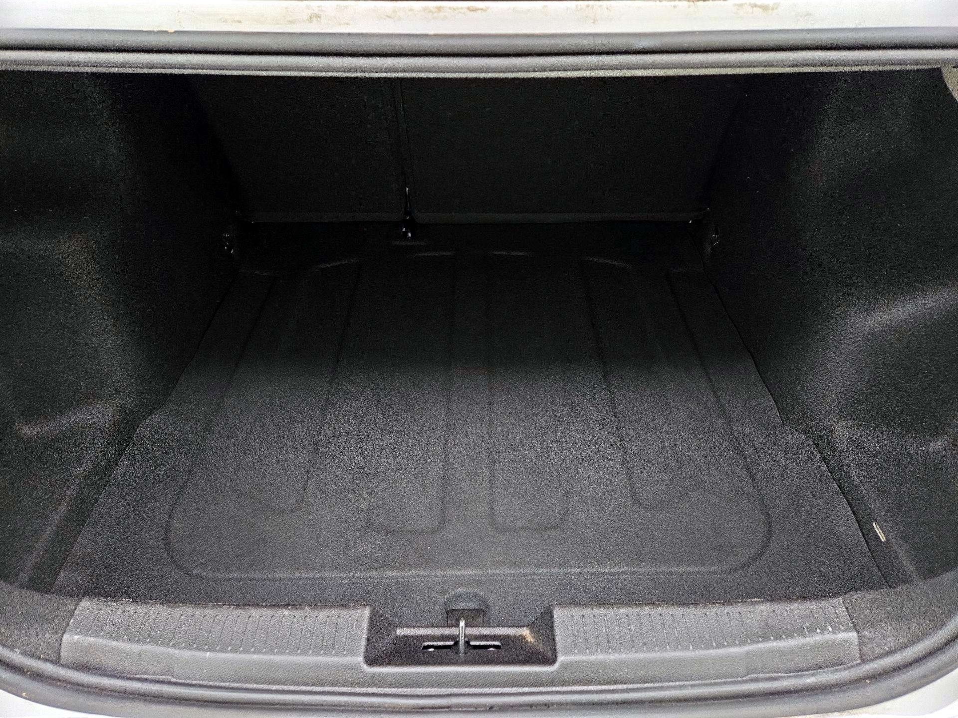 Thumbnail: 2015 Chevrolet Sonic - 19