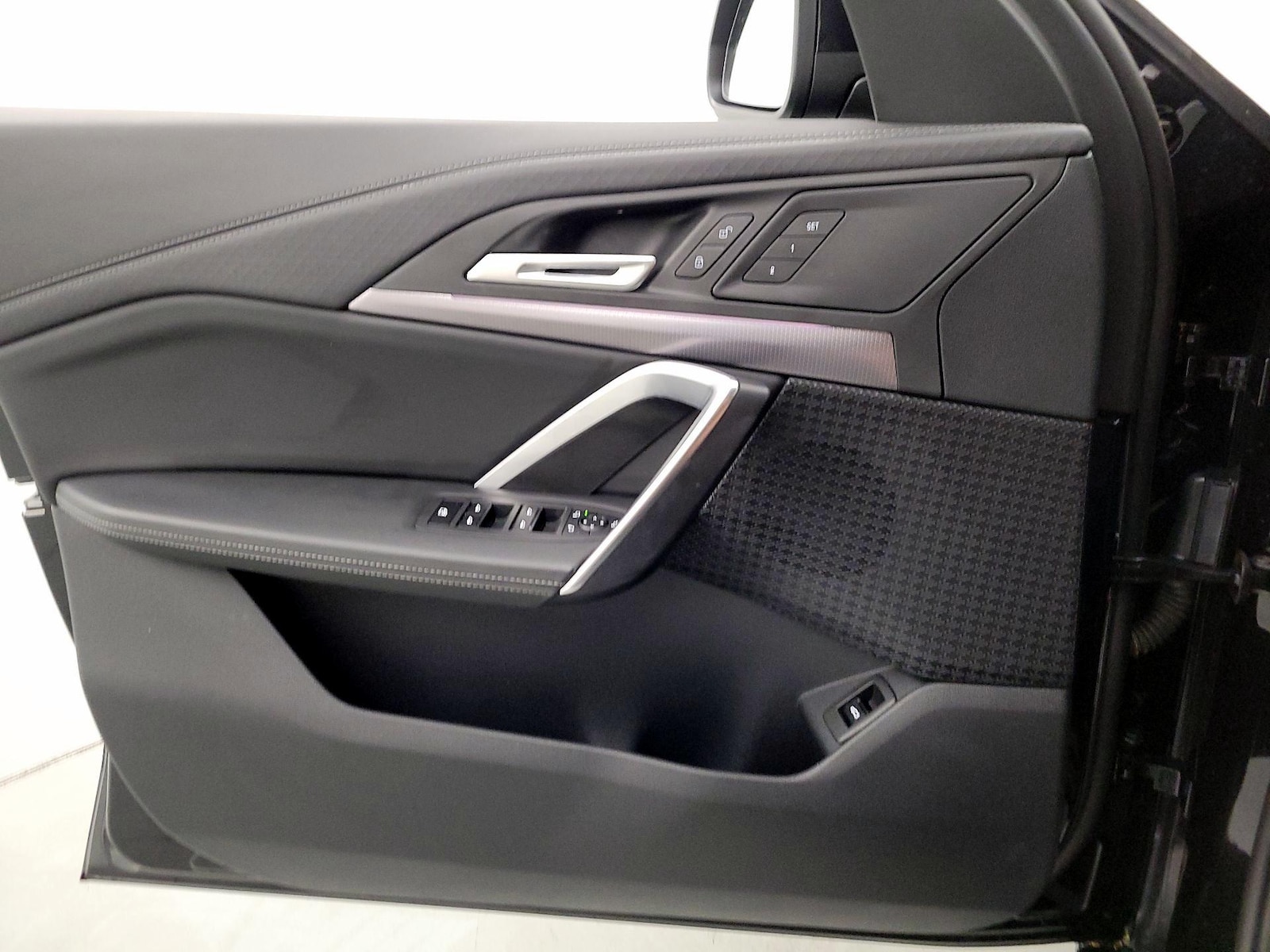 2025 BMW X2 28i - Photo 13