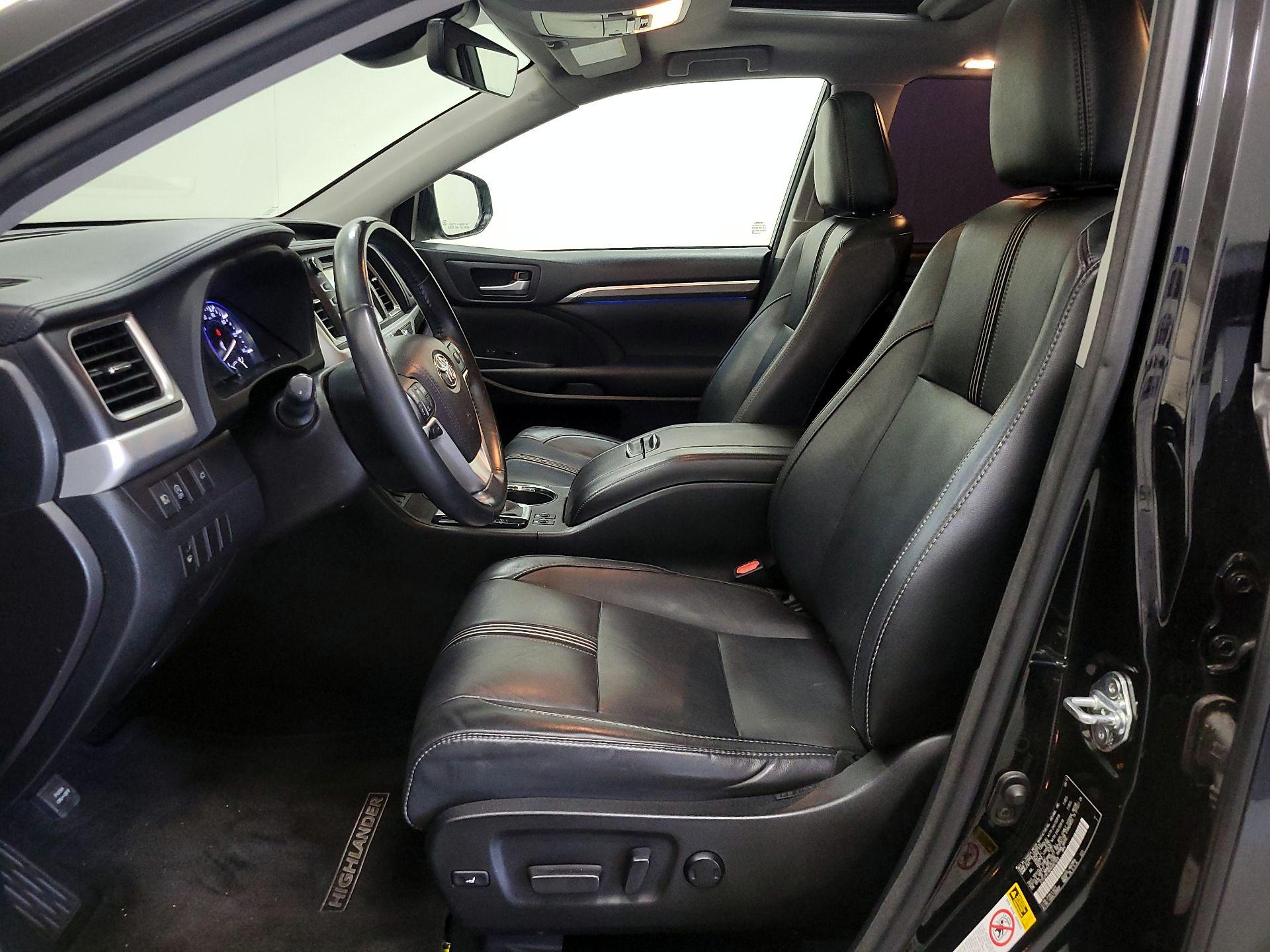 Thumbnail: 2017 Toyota Highlander - 11