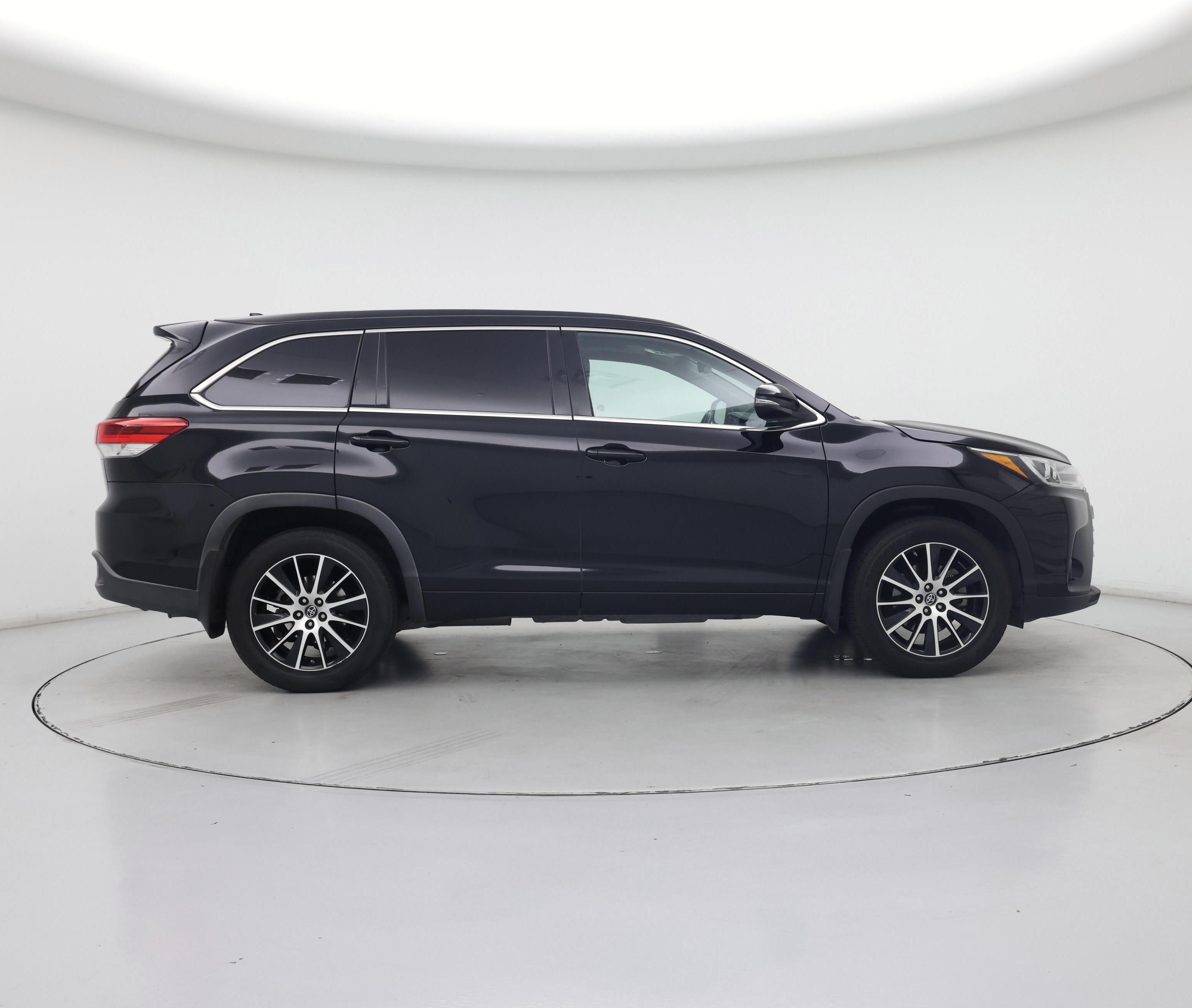 Thumbnail: 2017 Toyota Highlander - 7