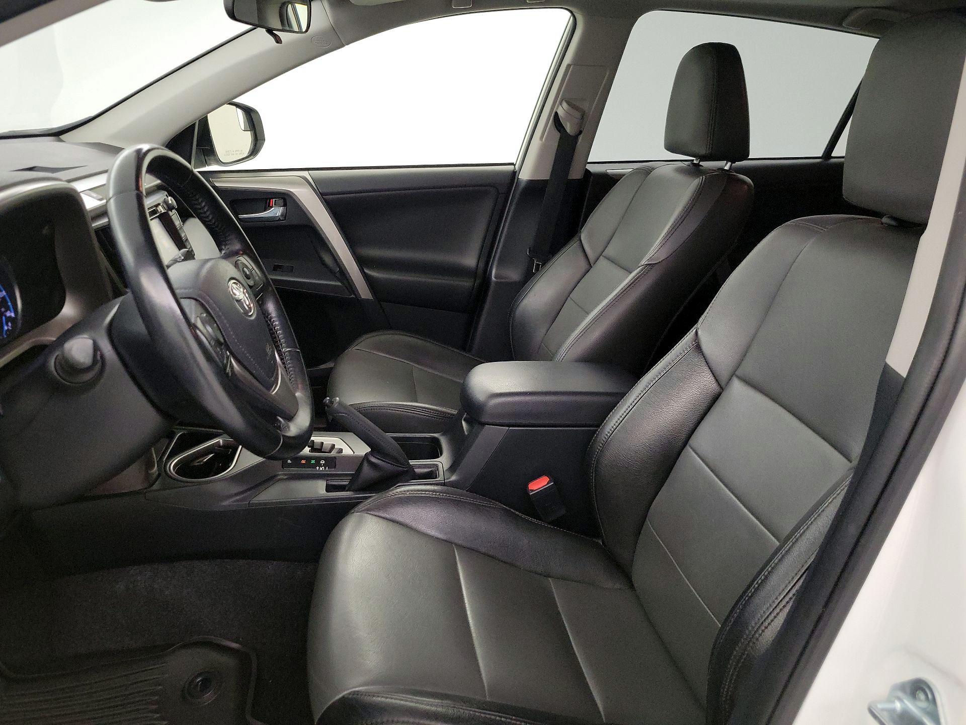 Thumbnail: 2018 Toyota RAV4 - 11