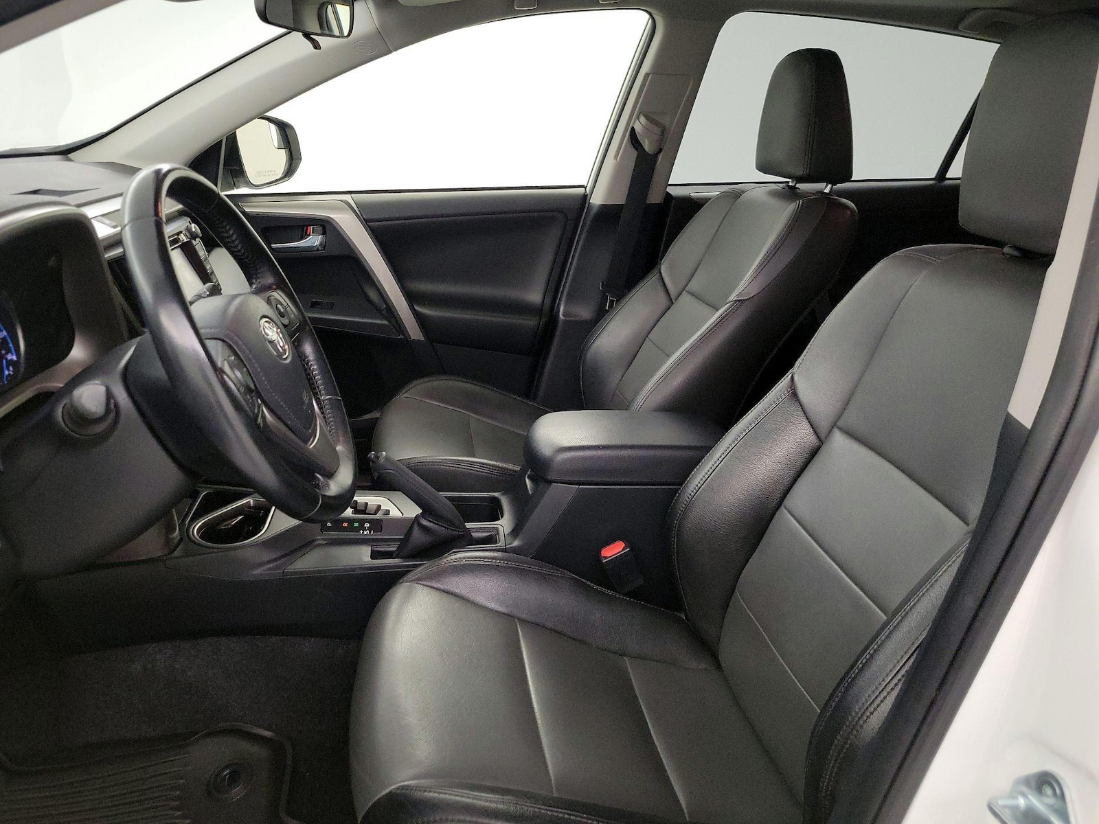 2018 Toyota RAV4 XLE - Photo 12