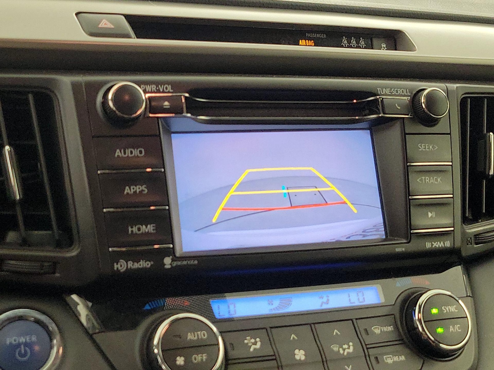 2018 Toyota RAV4 XLE - Photo 15