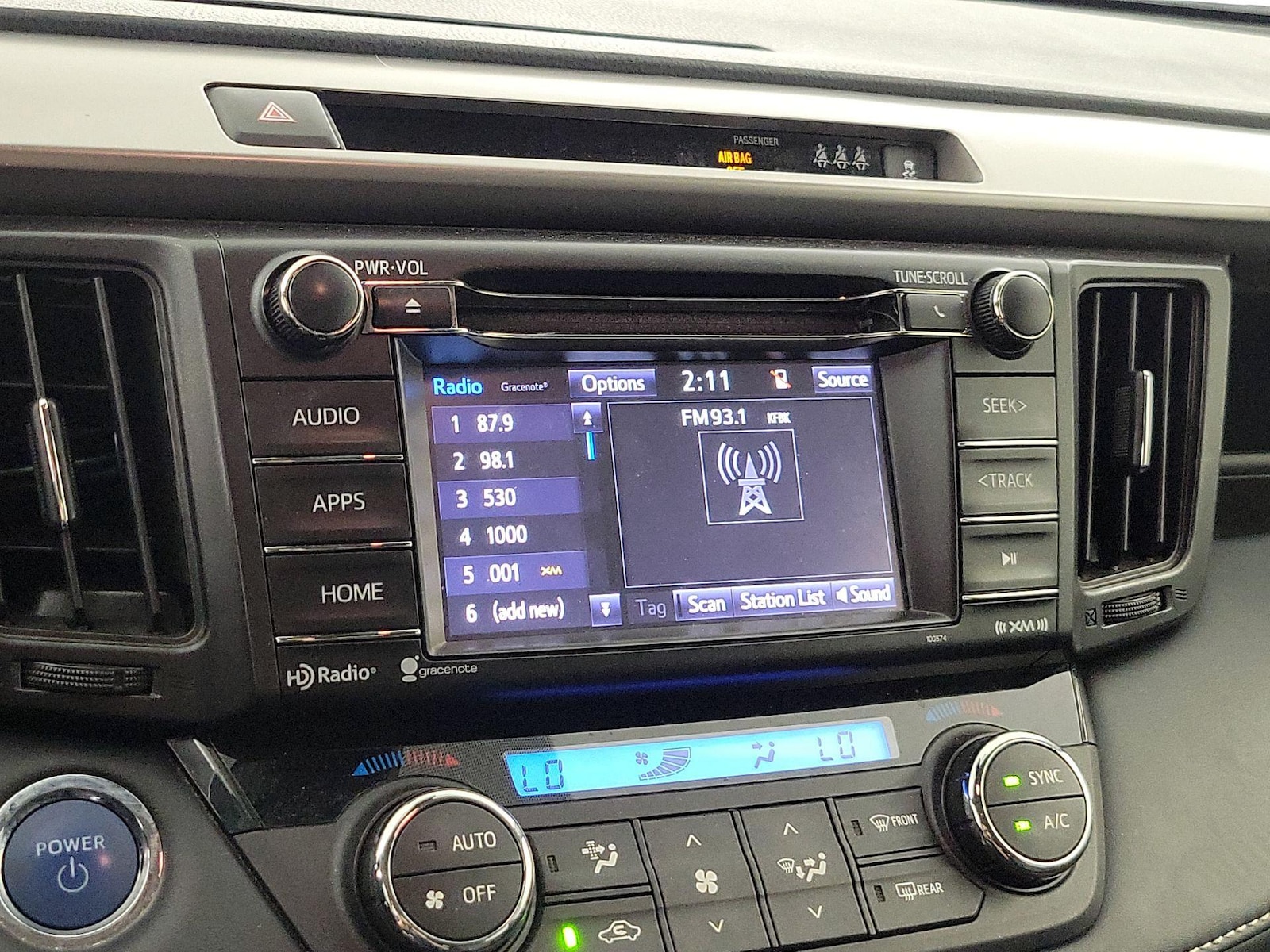 2018 Toyota RAV4 XLE - Photo 16