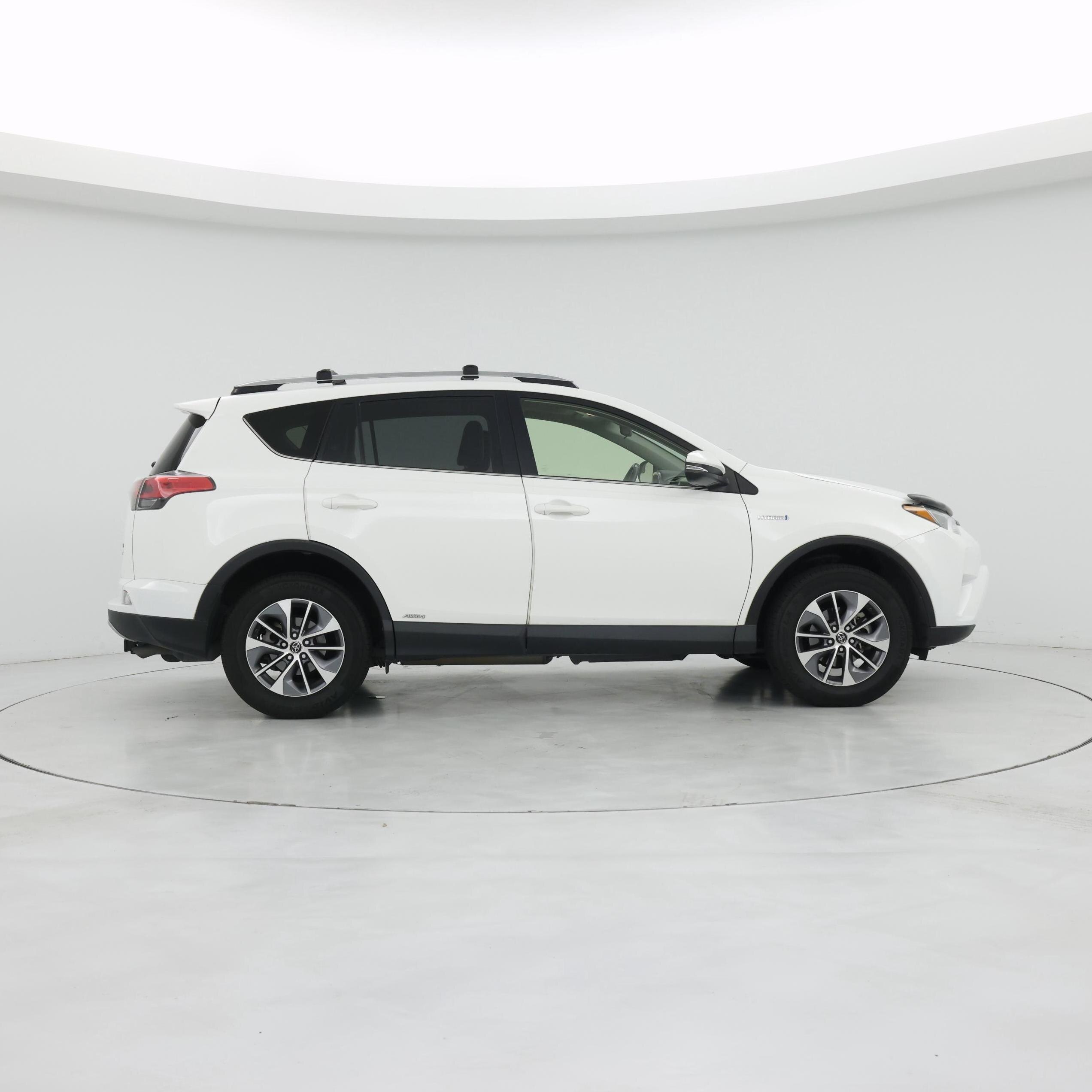 Thumbnail: 2018 Toyota RAV4 - 7