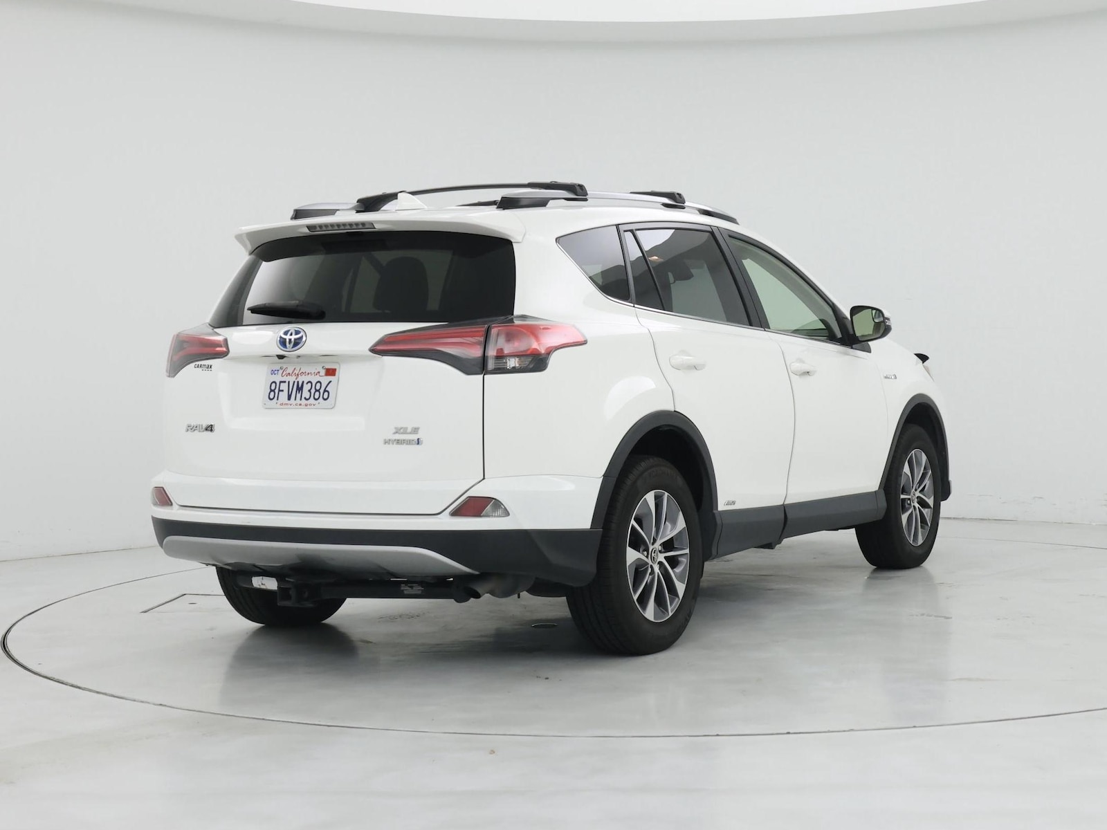 2018 Toyota RAV4 XLE - Photo 9