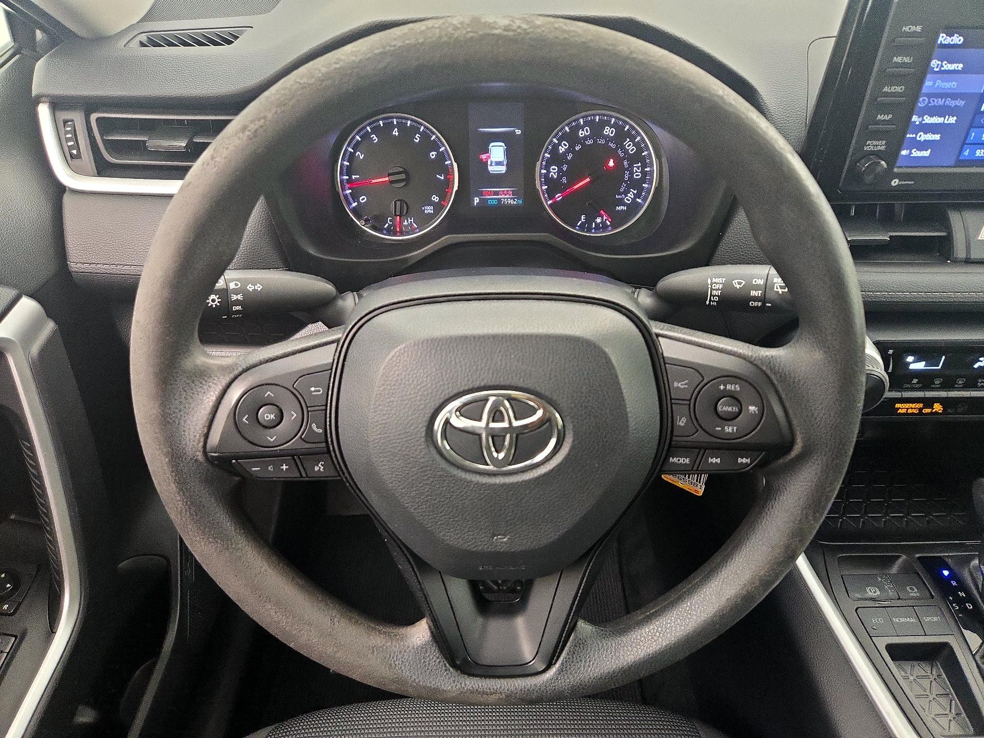 Thumbnail: 2022 Toyota RAV4 - 10