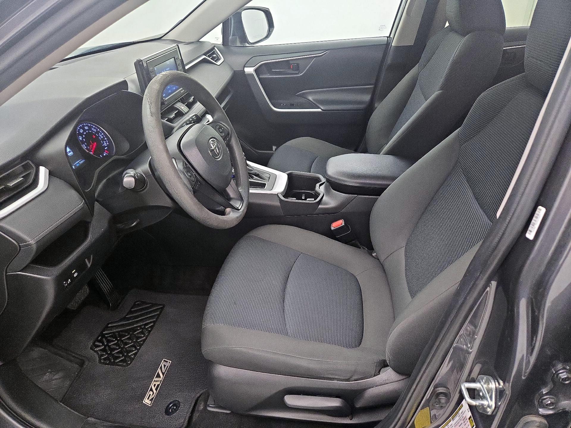 Thumbnail: 2022 Toyota RAV4 - 11