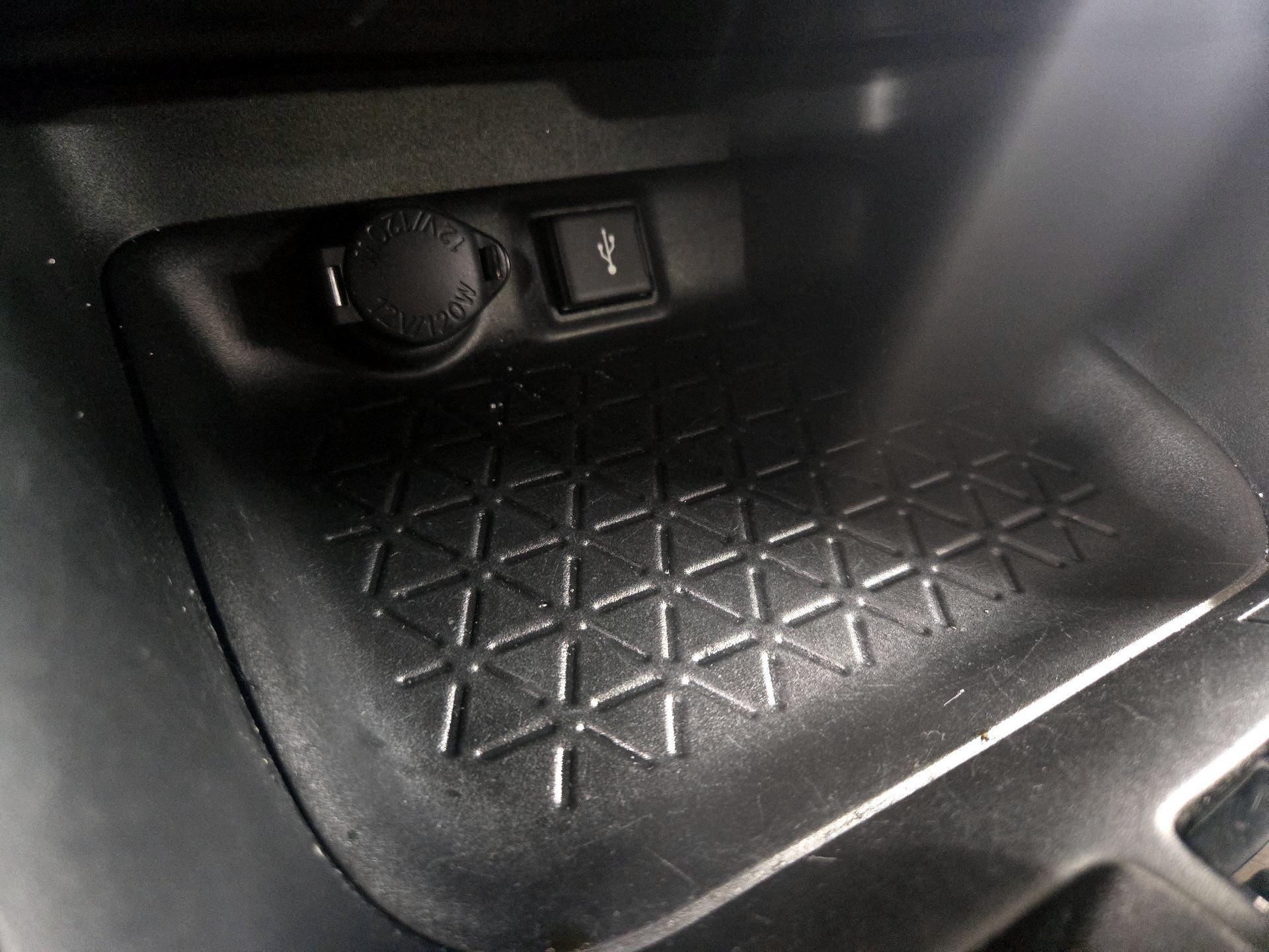 Thumbnail: 2022 Toyota RAV4 - 18
