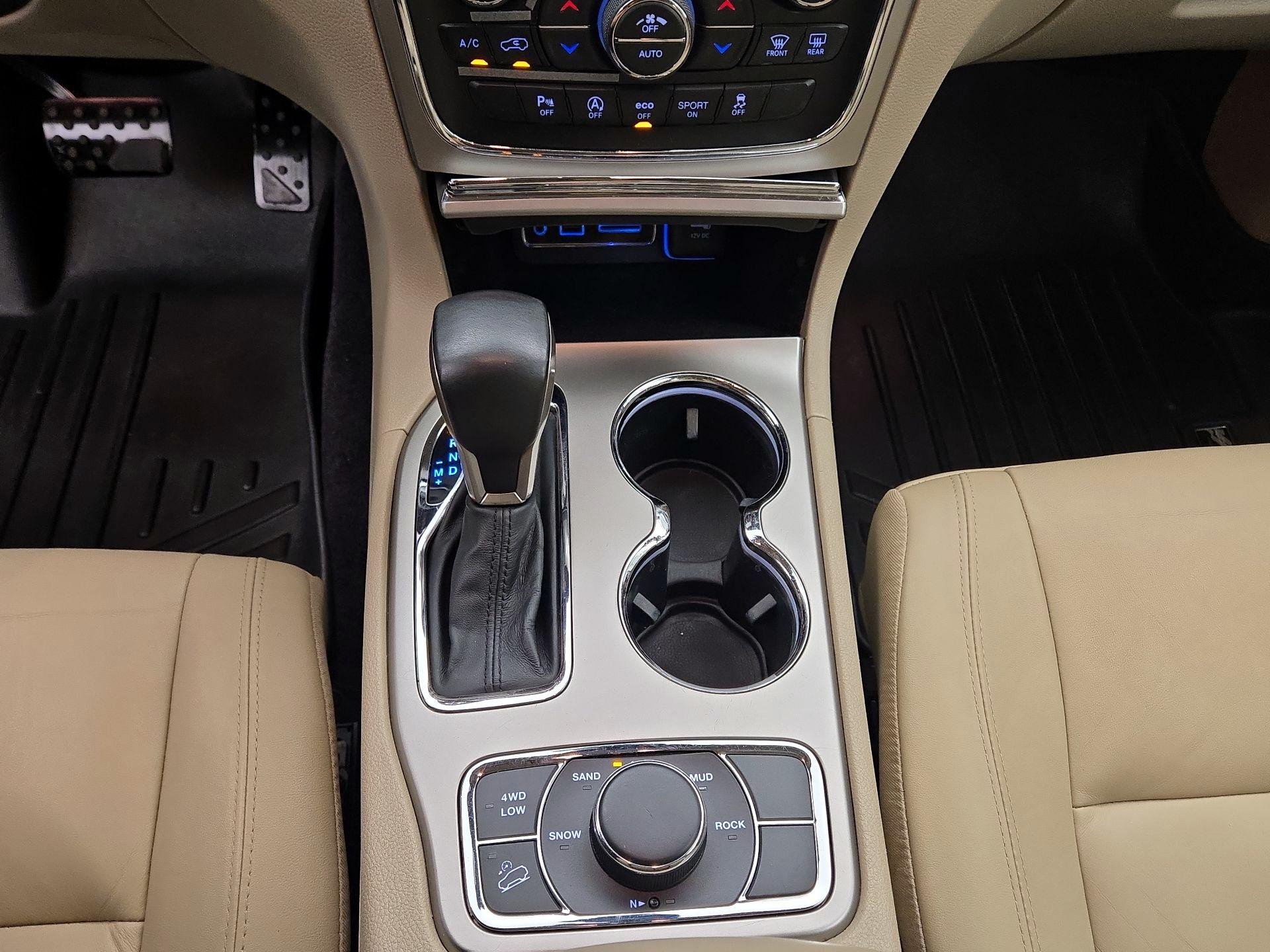 Thumbnail: 2017 Jeep Grand Cherokee - 18