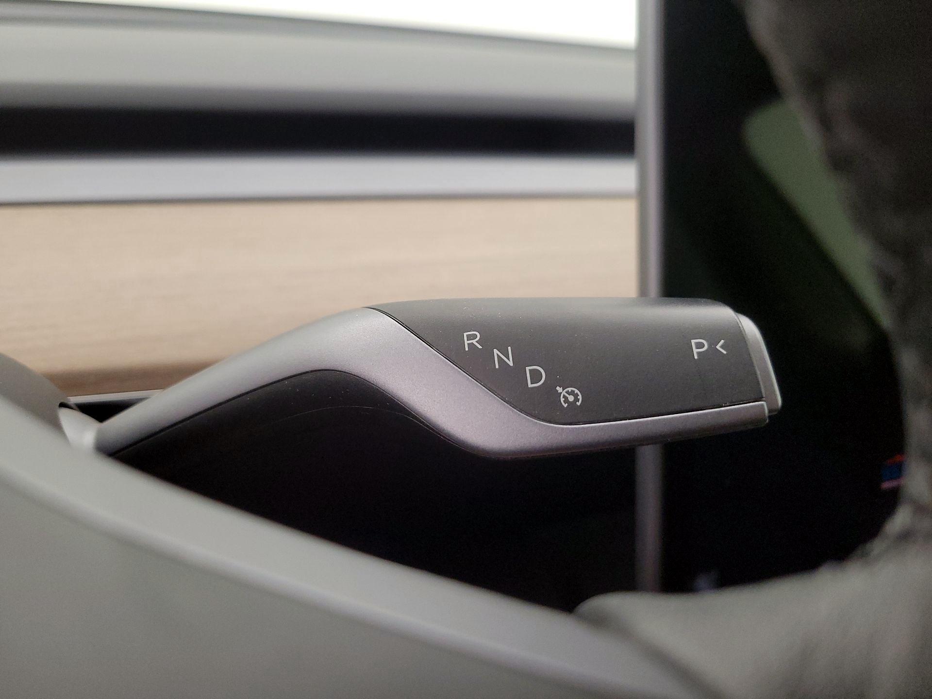 Thumbnail: 2022 Tesla Model Y - 17