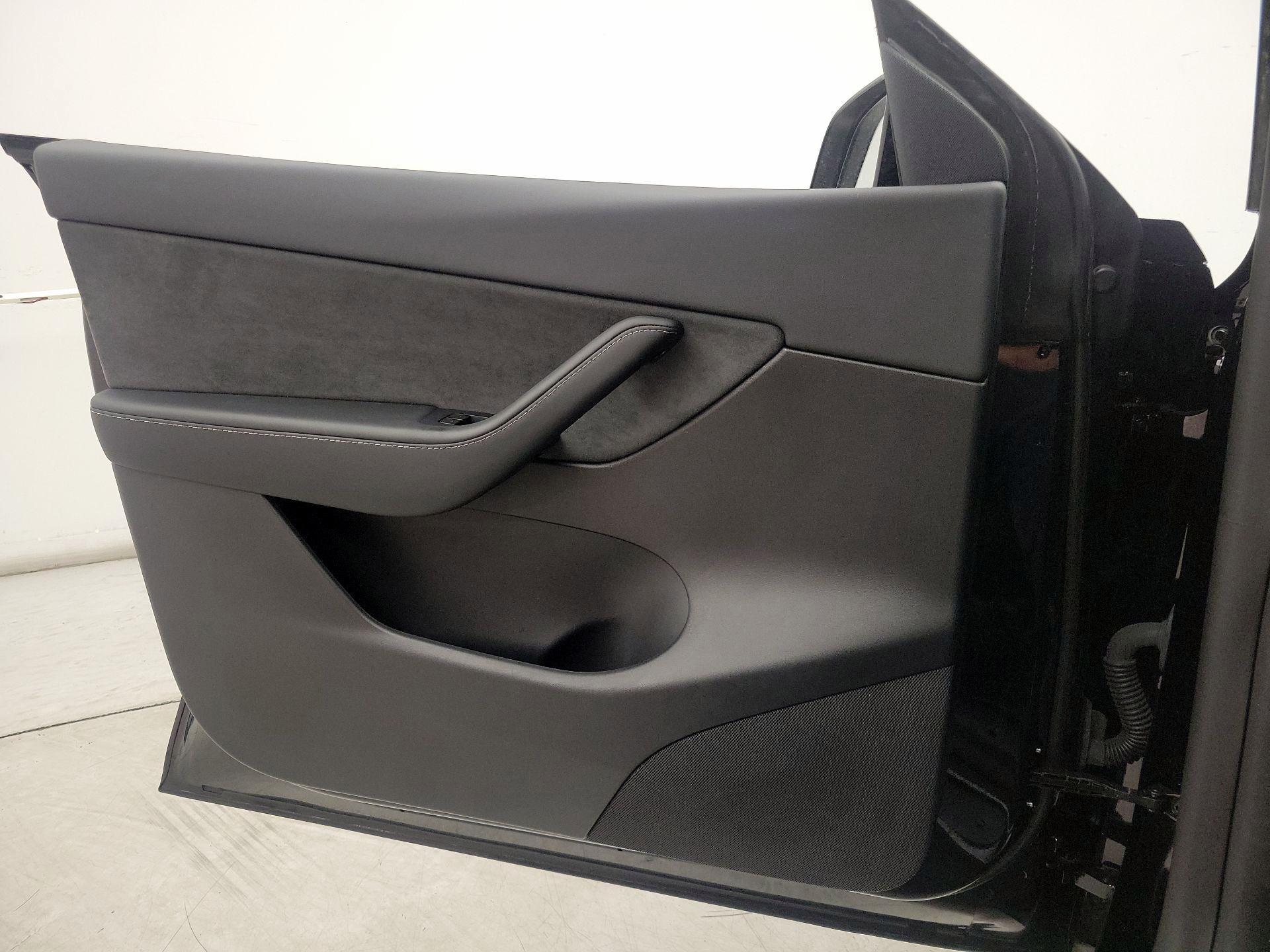 Thumbnail: 2022 Tesla Model Y - 12