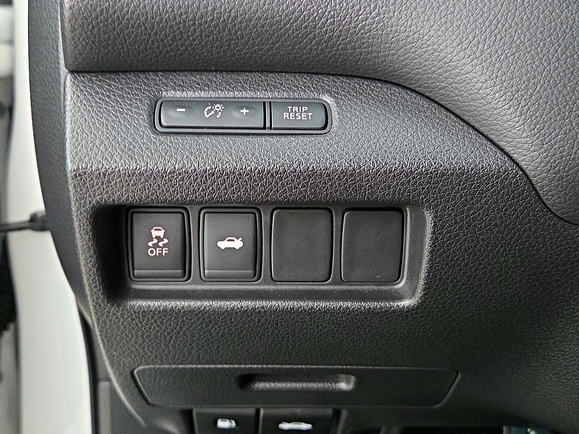 Thumbnail: 2014 Nissan Altima - 13