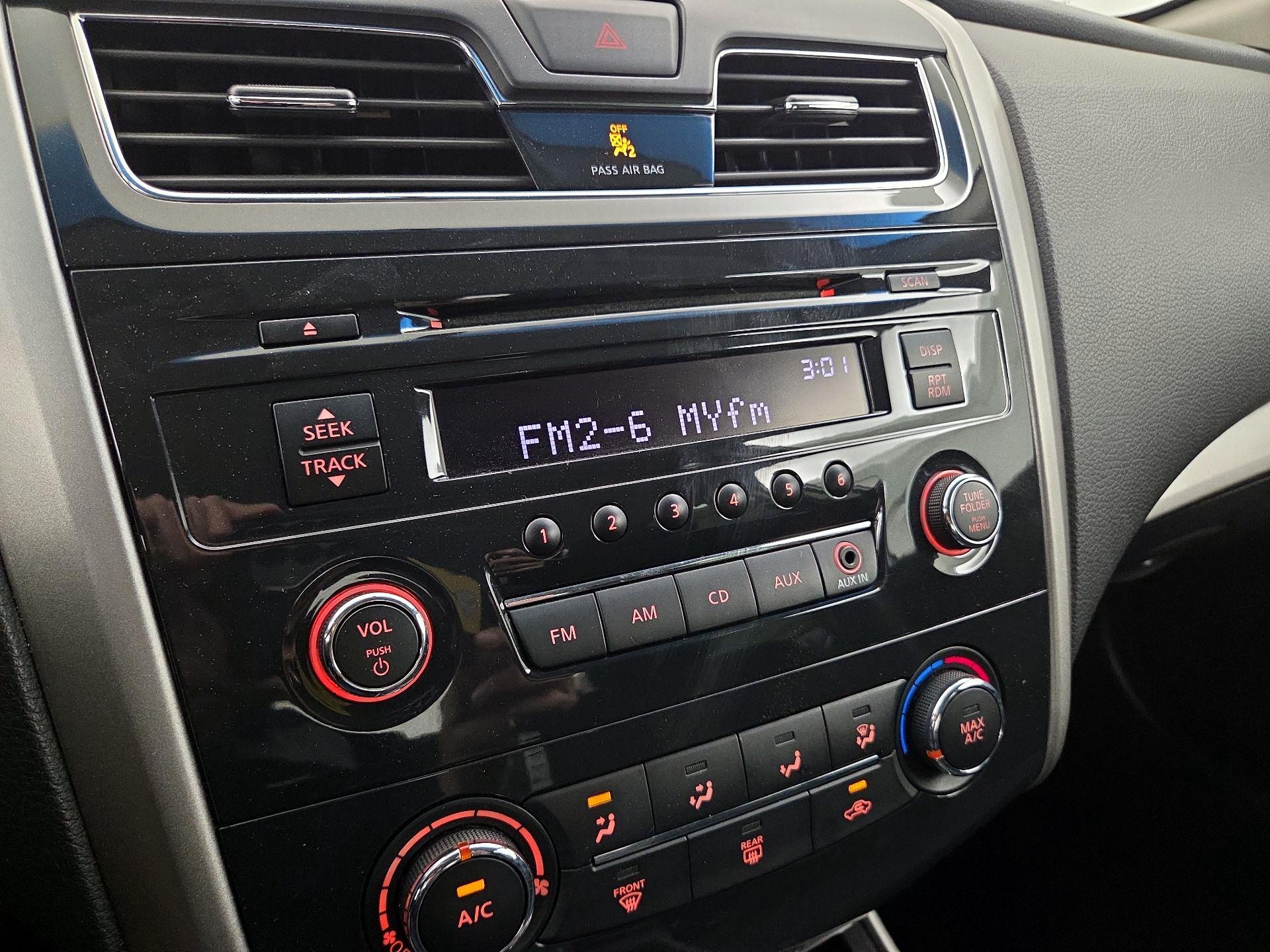 Thumbnail: 2014 Nissan Altima - 14