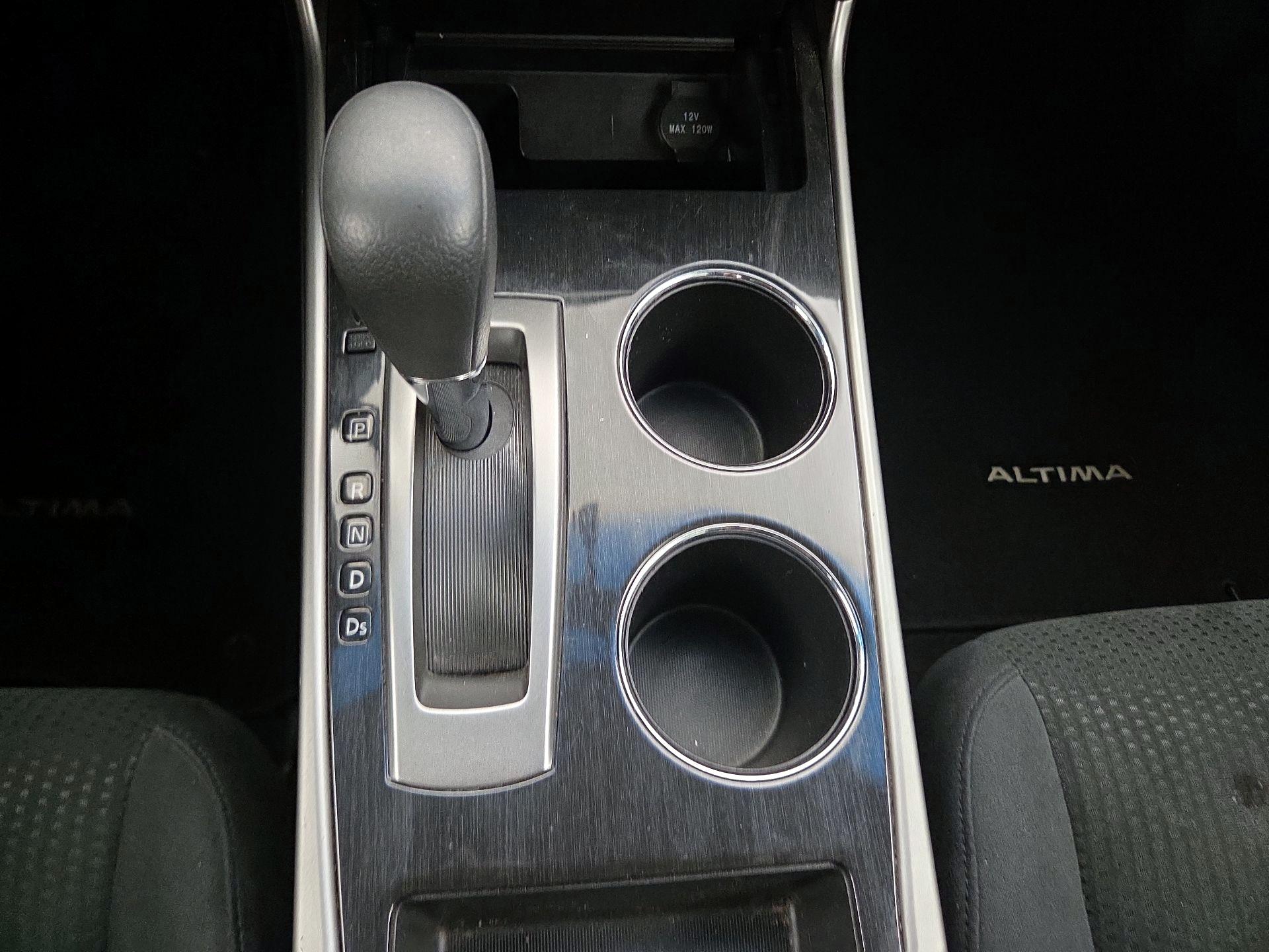 Thumbnail: 2014 Nissan Altima - 16