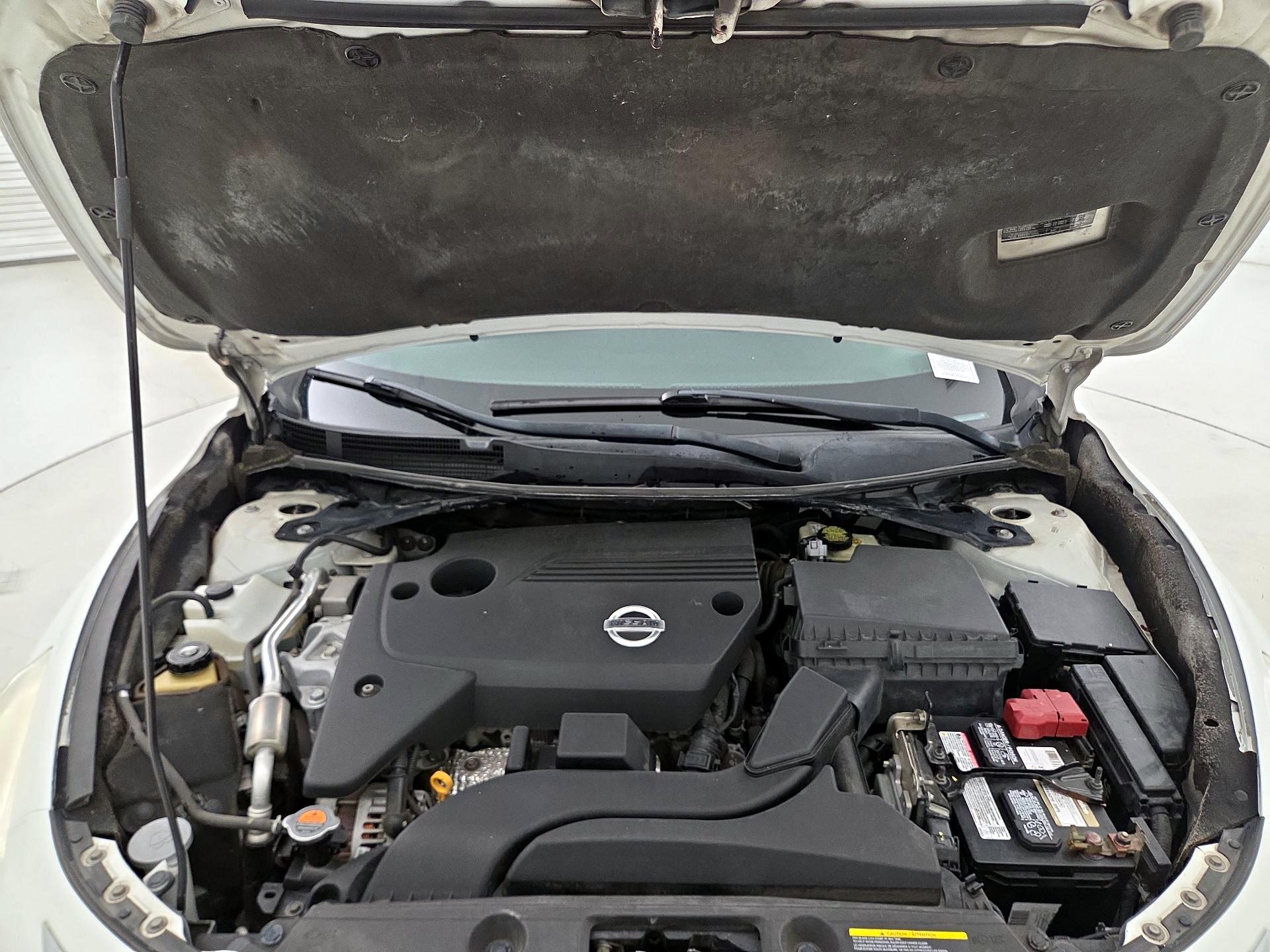 Thumbnail: 2014 Nissan Altima - 19