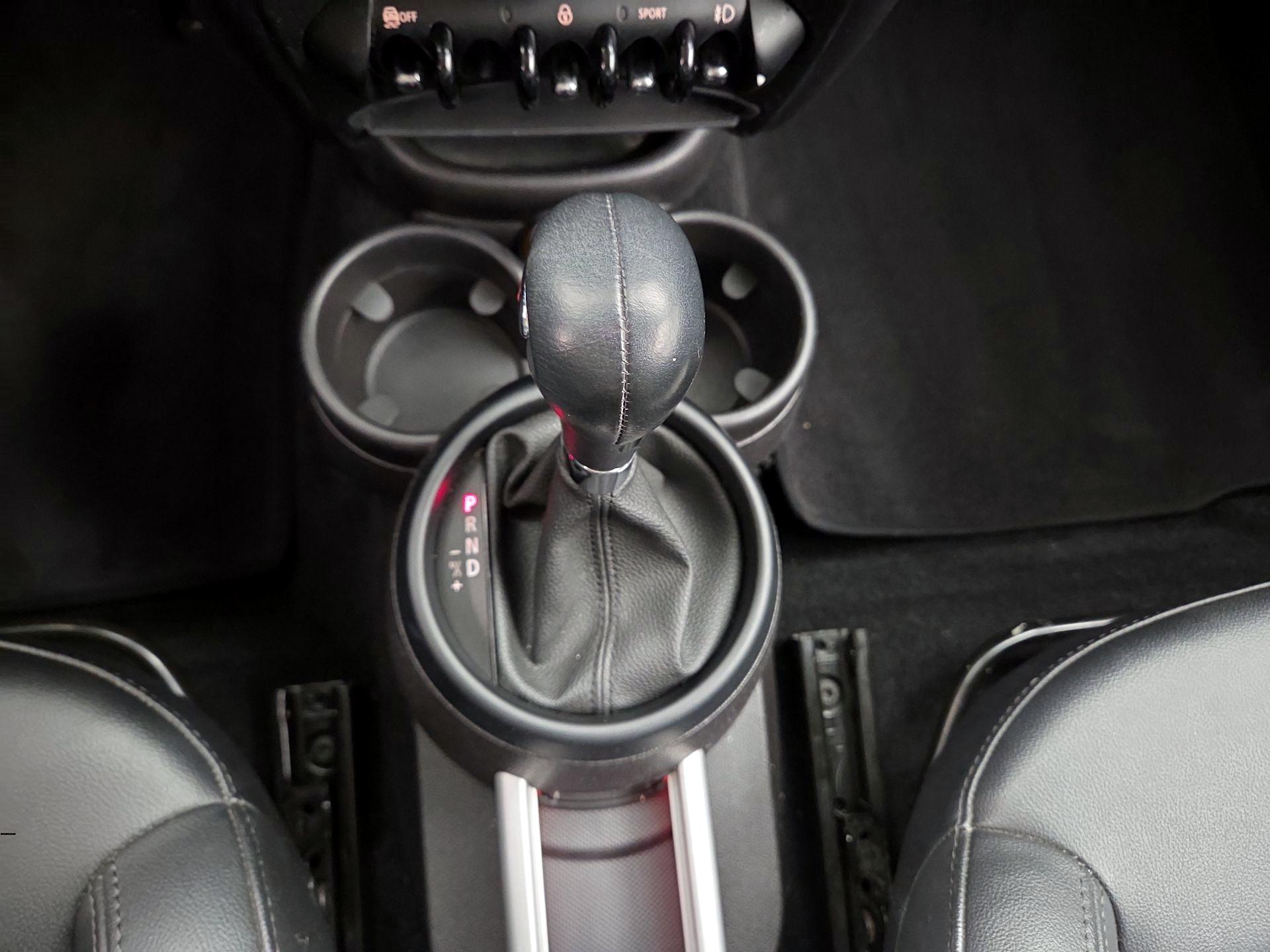 Thumbnail: 2015 MINI Cooper Countryman - 15